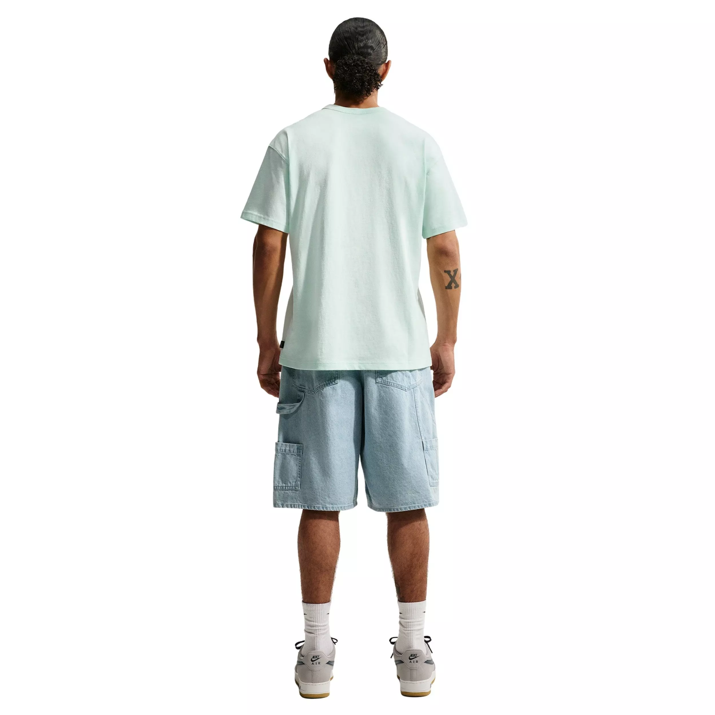 Nike Men's Sportswear Premium Essentials T-Shirt - BARELY GREEN