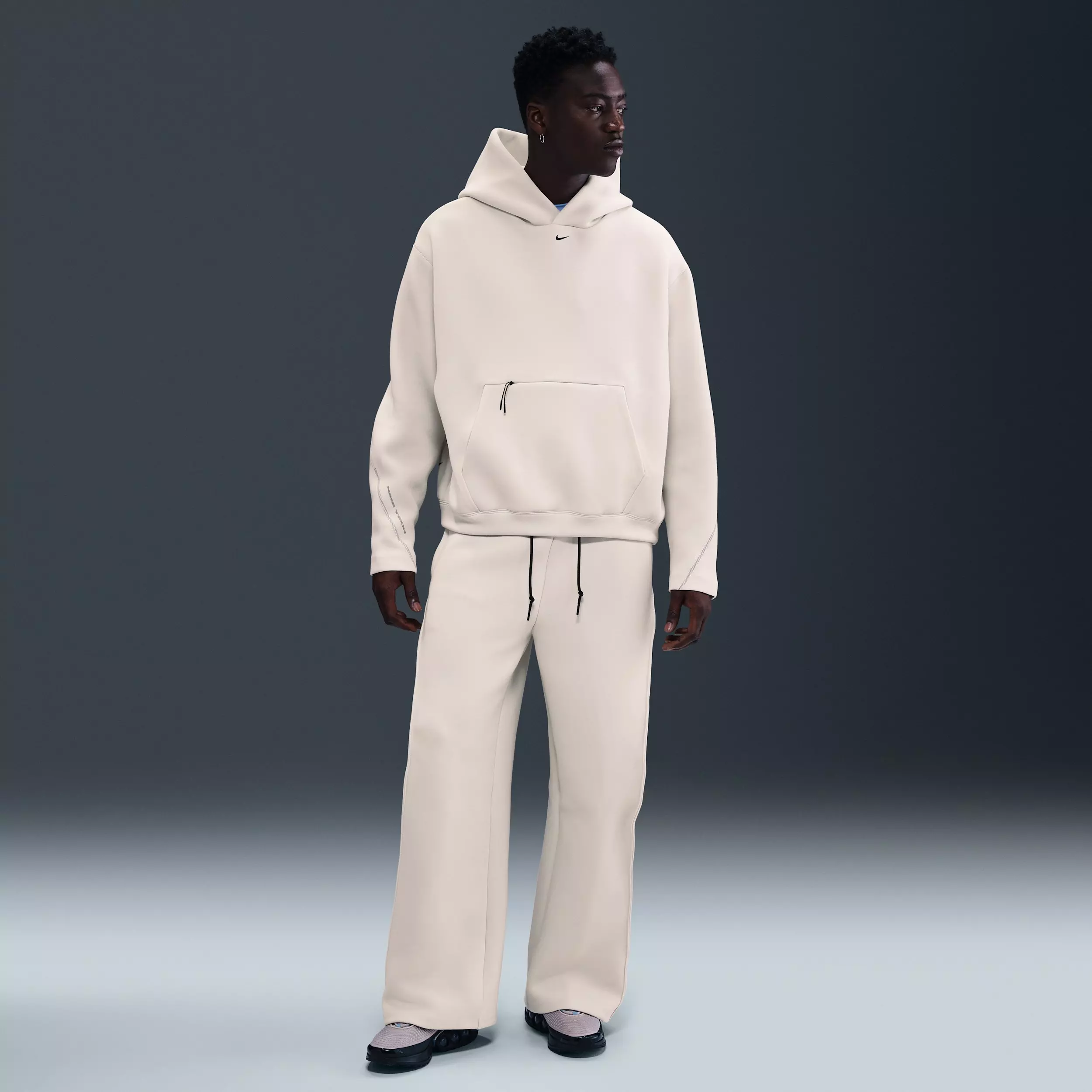 Nike Men's Tech Fleece Oversized Hoodie - Black - LT GREY