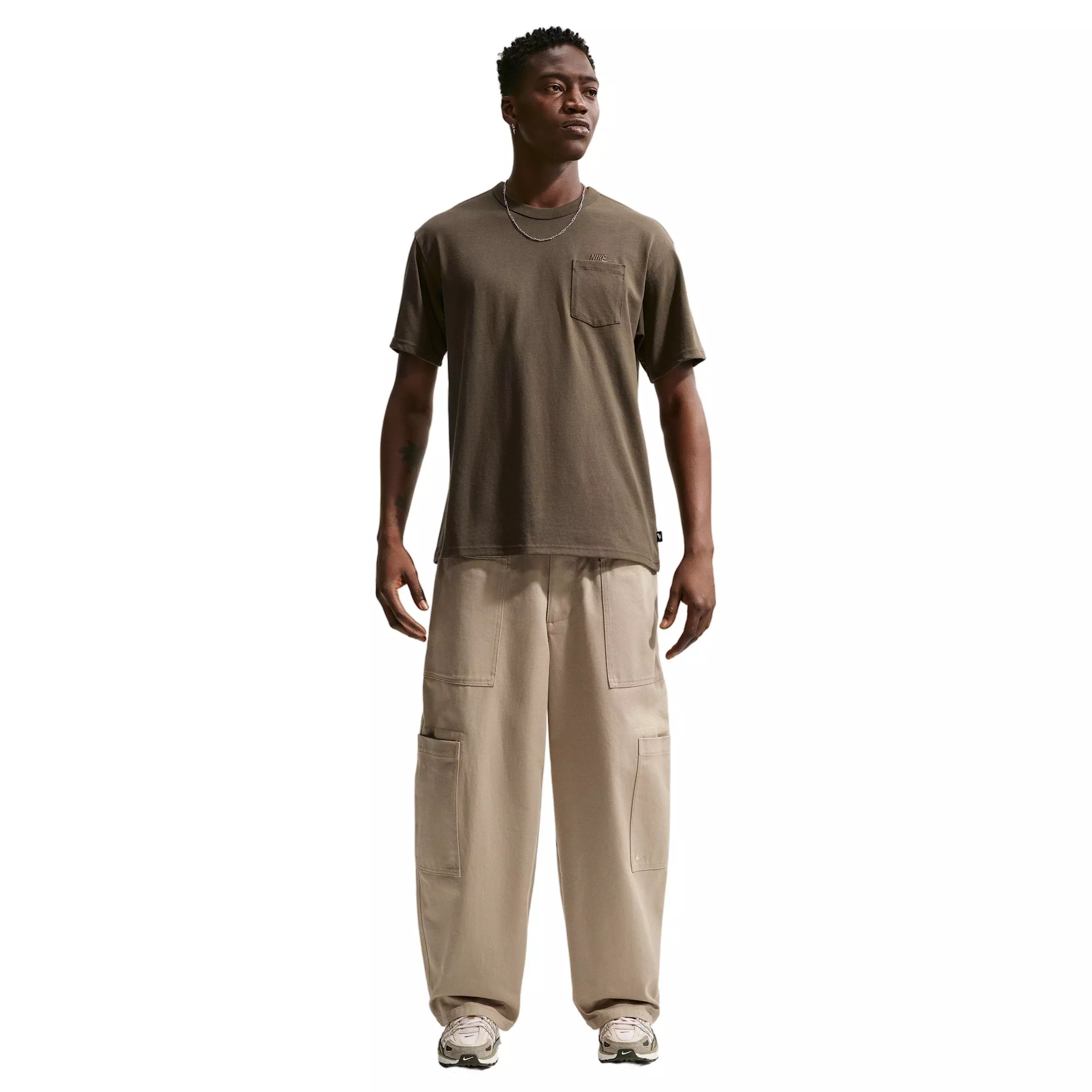 Nike Men's Sportswear Premium Essentials Sust T-Shirt - DK HAZEL