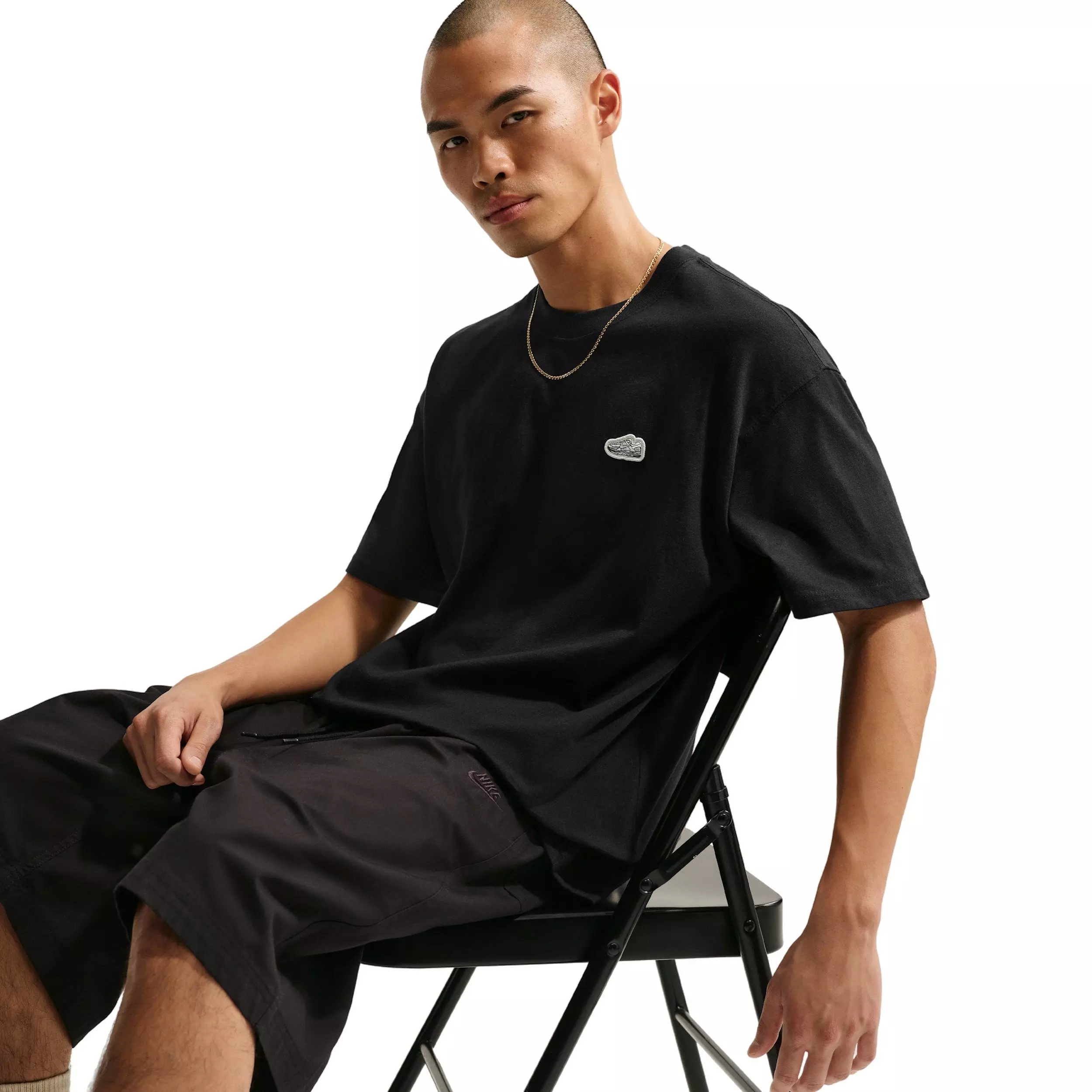 Nike Men's Sportswear Vomero Patch T-Shirt - BLACK