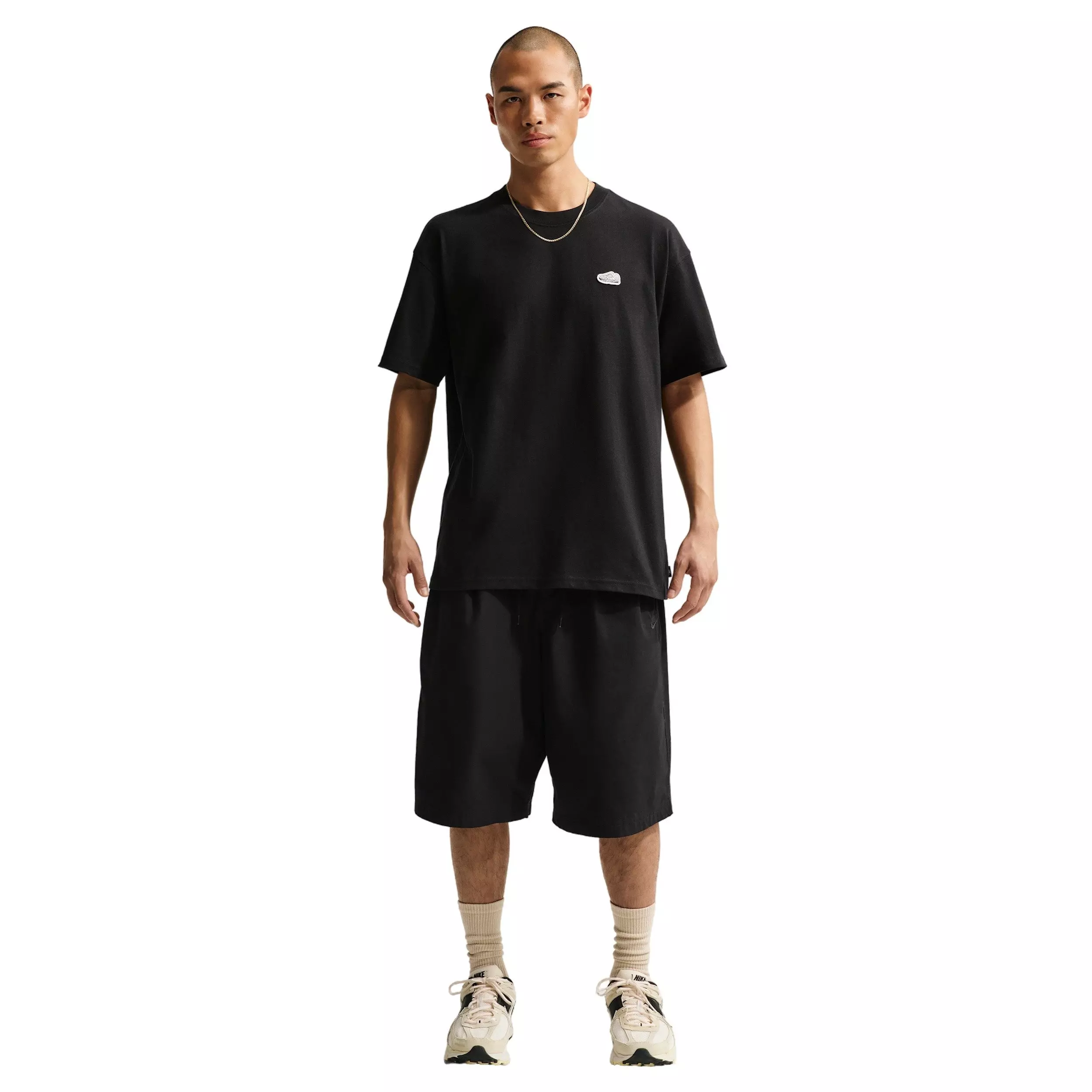 Nike Men's Sportswear Vomero Patch T-Shirt - BLACK