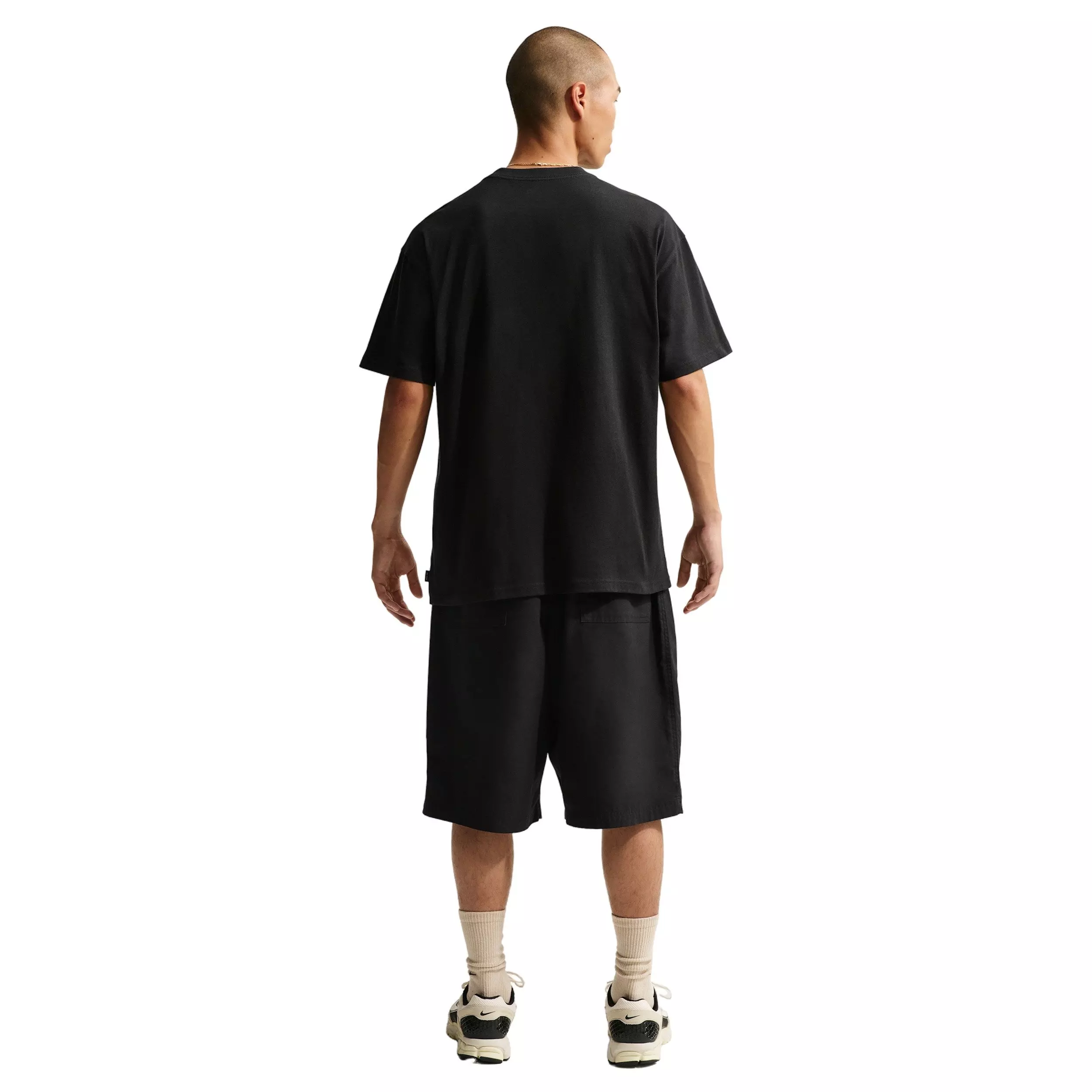 Nike Men's Sportswear Vomero Patch T-Shirt - BLACK