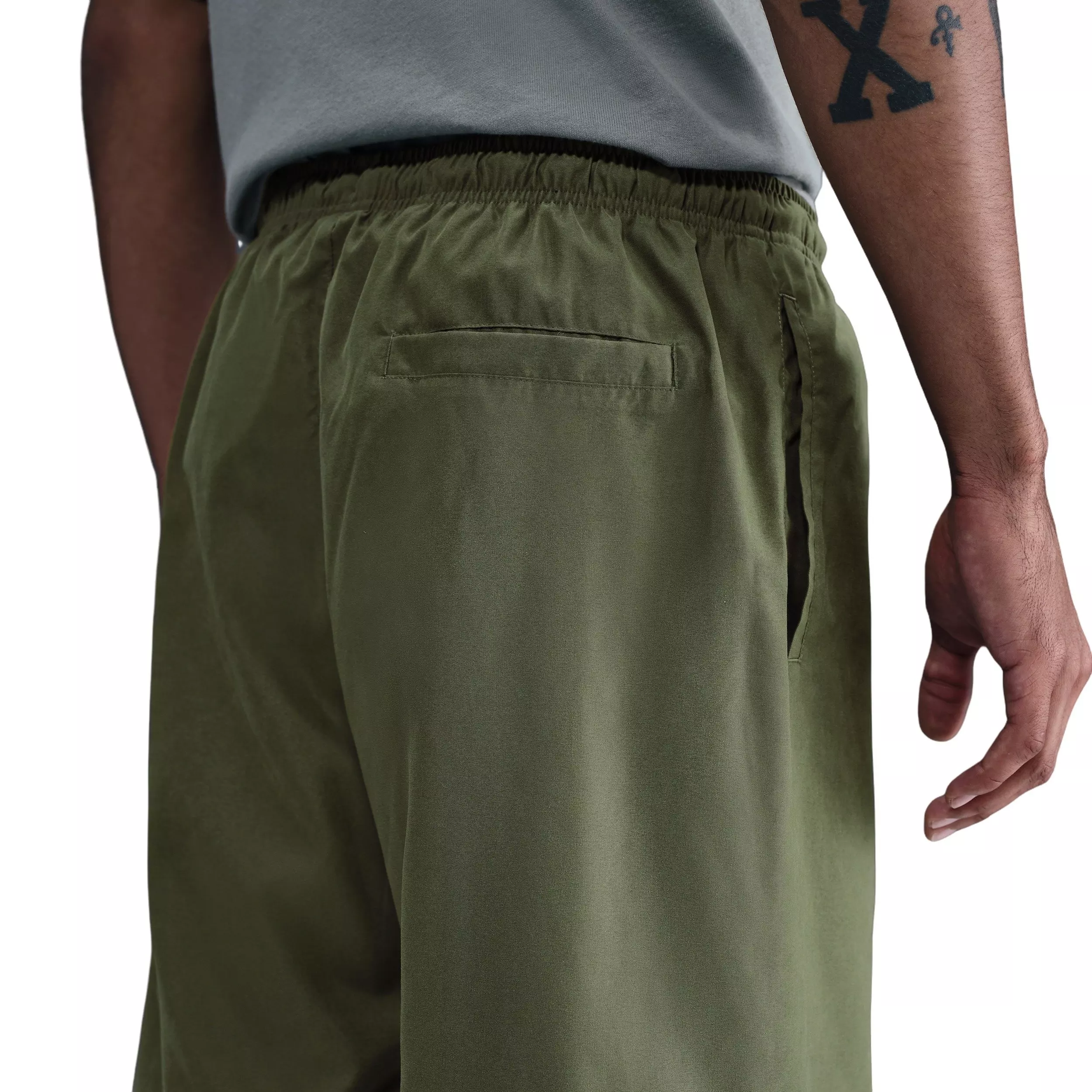 Nike Men's Club Woven Shorts - OLIVE