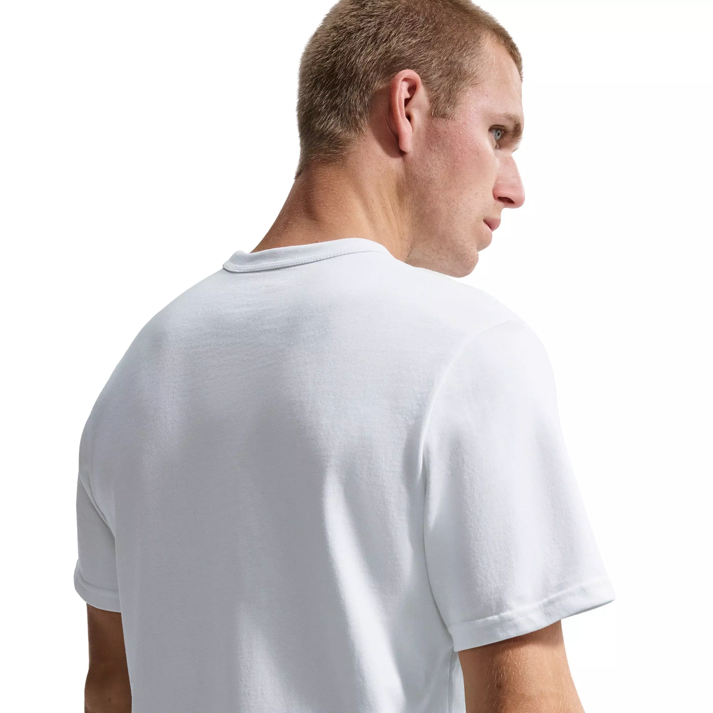 Nike Men's Sportswear Tailored Premium Essentials Patch T-Shirt - WHITE