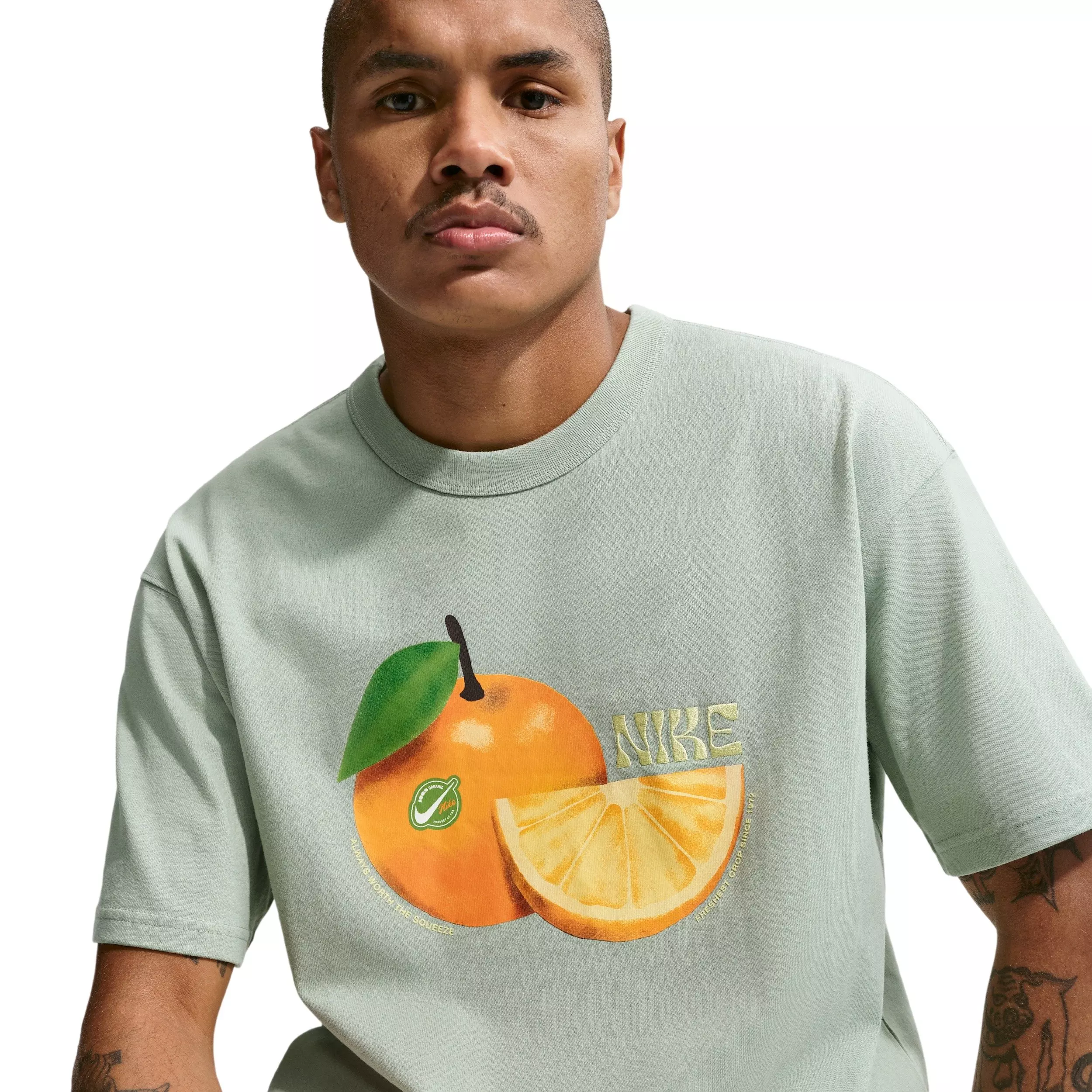 Nike Men's Sportswear LSE Premium Essentials Orange T-Shirt - GREEN