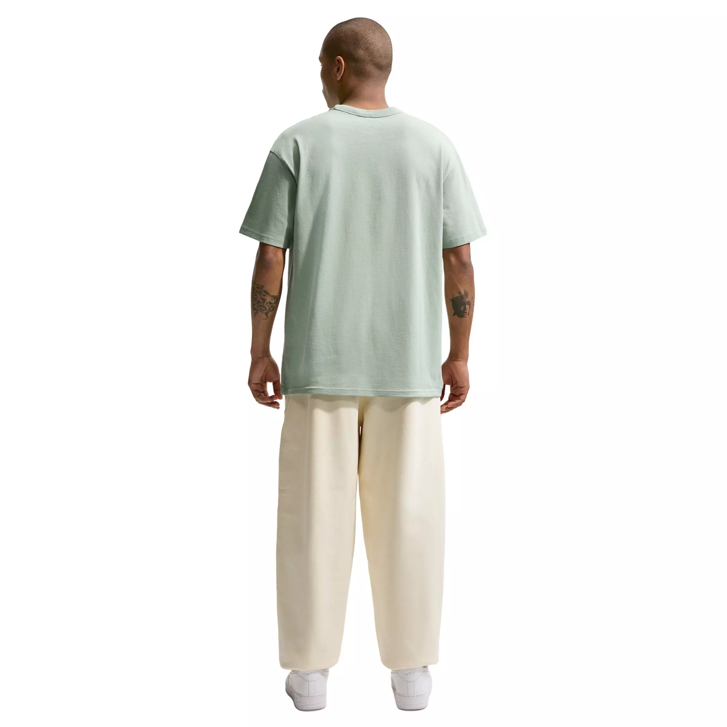 Nike Men's Sportswear LSE Premium Essentials Orange T-Shirt - GREEN