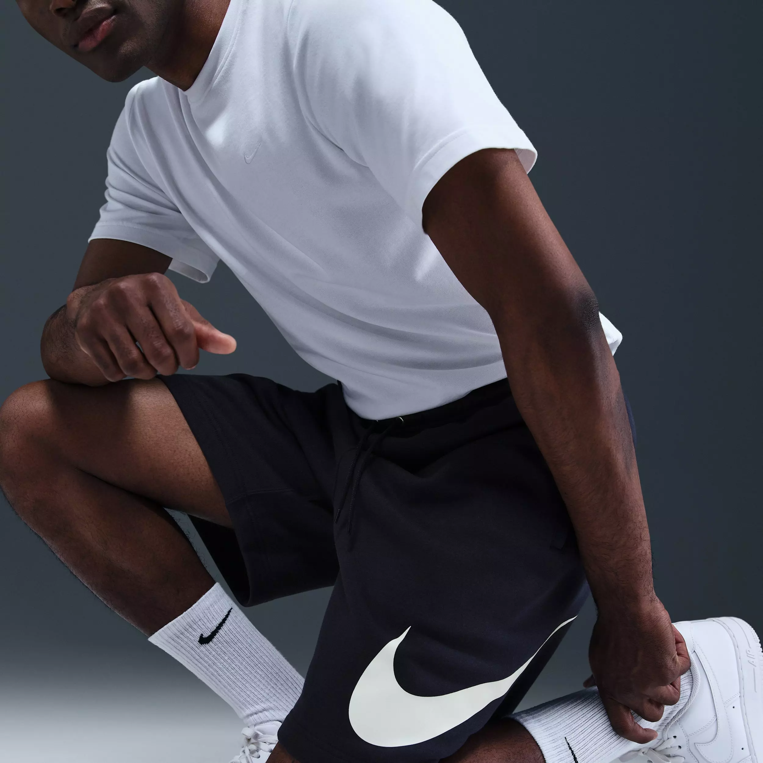 Nike Men's Club BB Graphic Fleece Shorts - BLUE