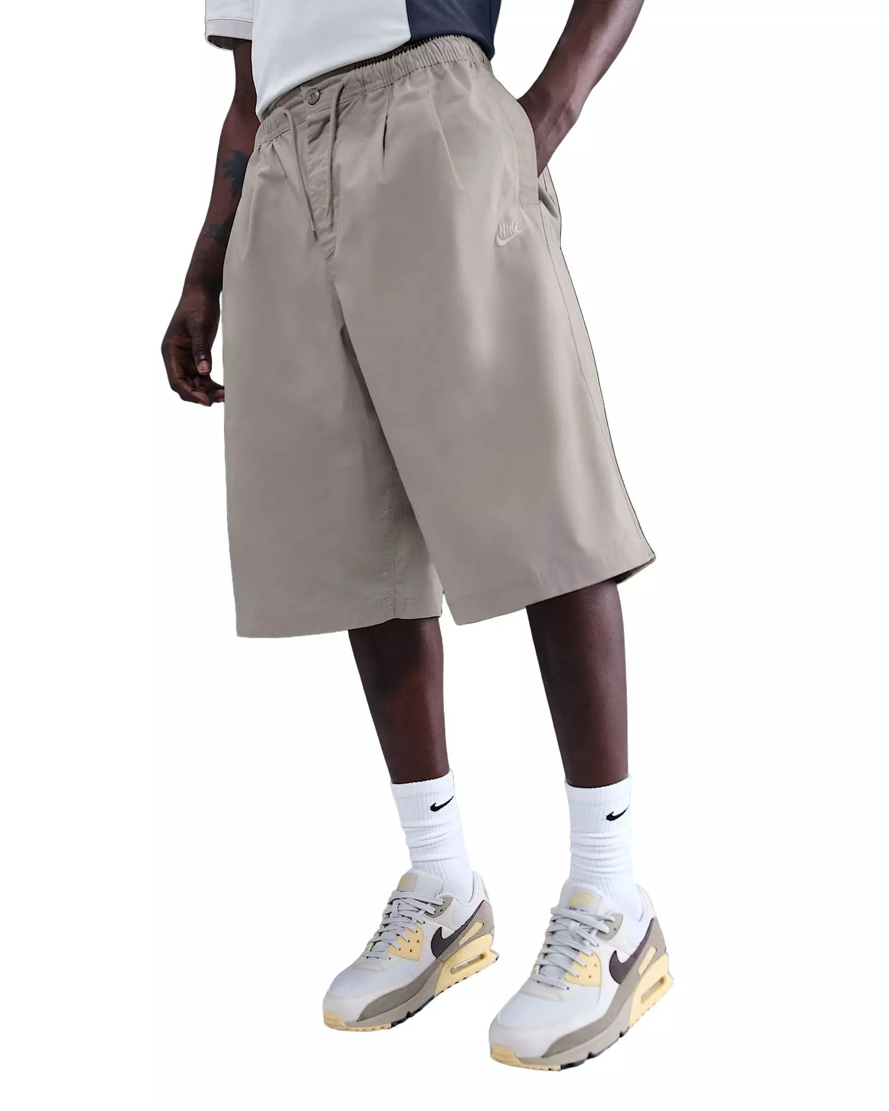 Nike Men's Club Seoul OS Shorts - GREY