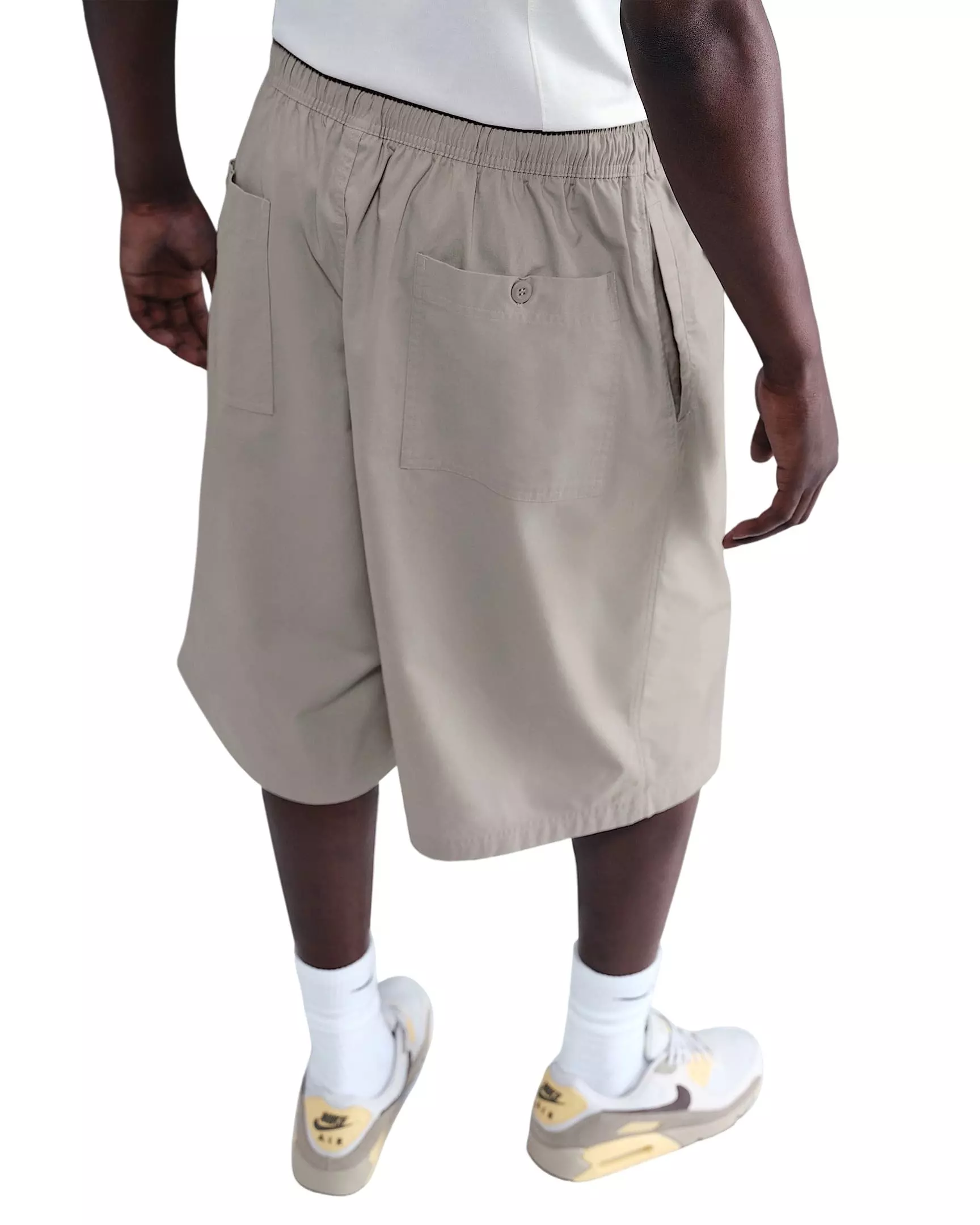 Nike Men's Club Seoul OS Shorts - GREY