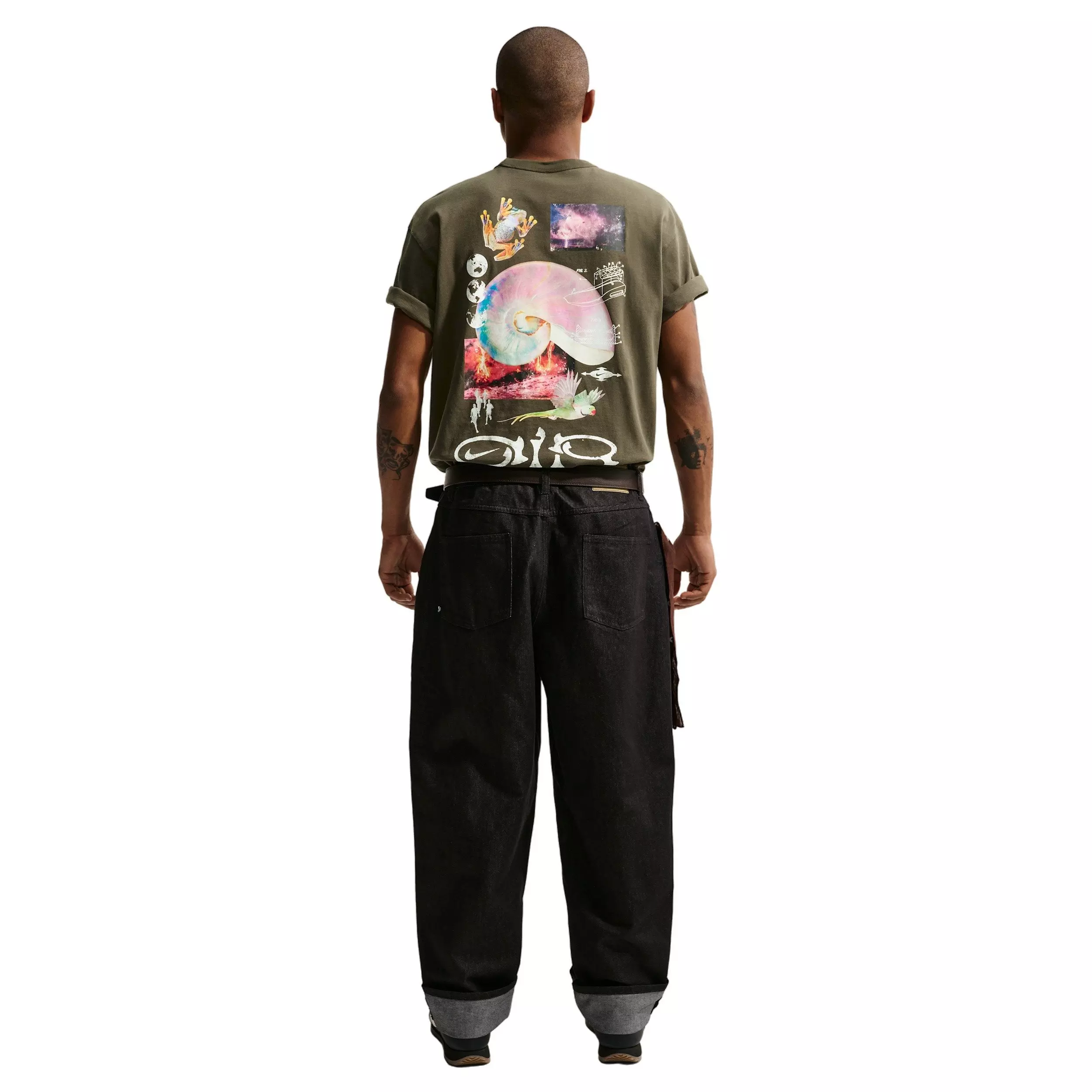 Nike Men's Sportswear Premium Essentials Earth Day T-Shirt - CARGO KHAKI