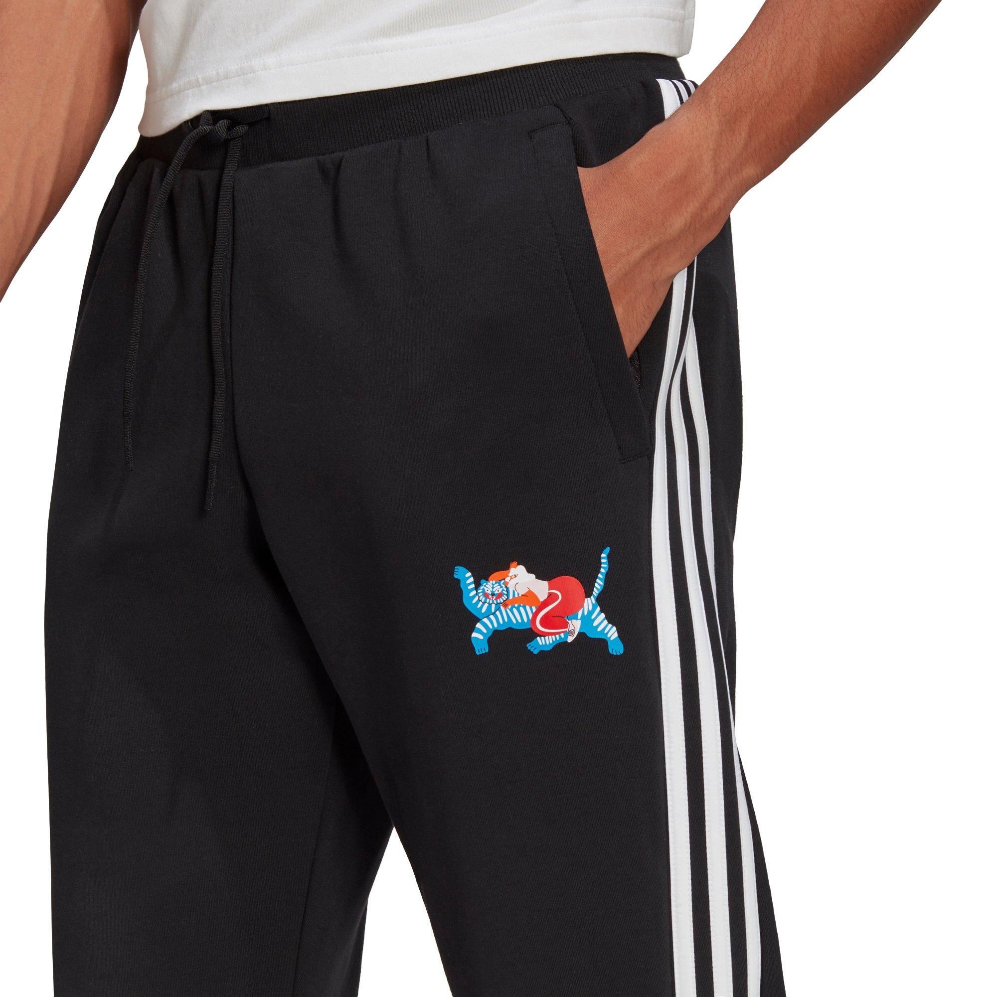 adidas sportswear egle graphic bike shorts