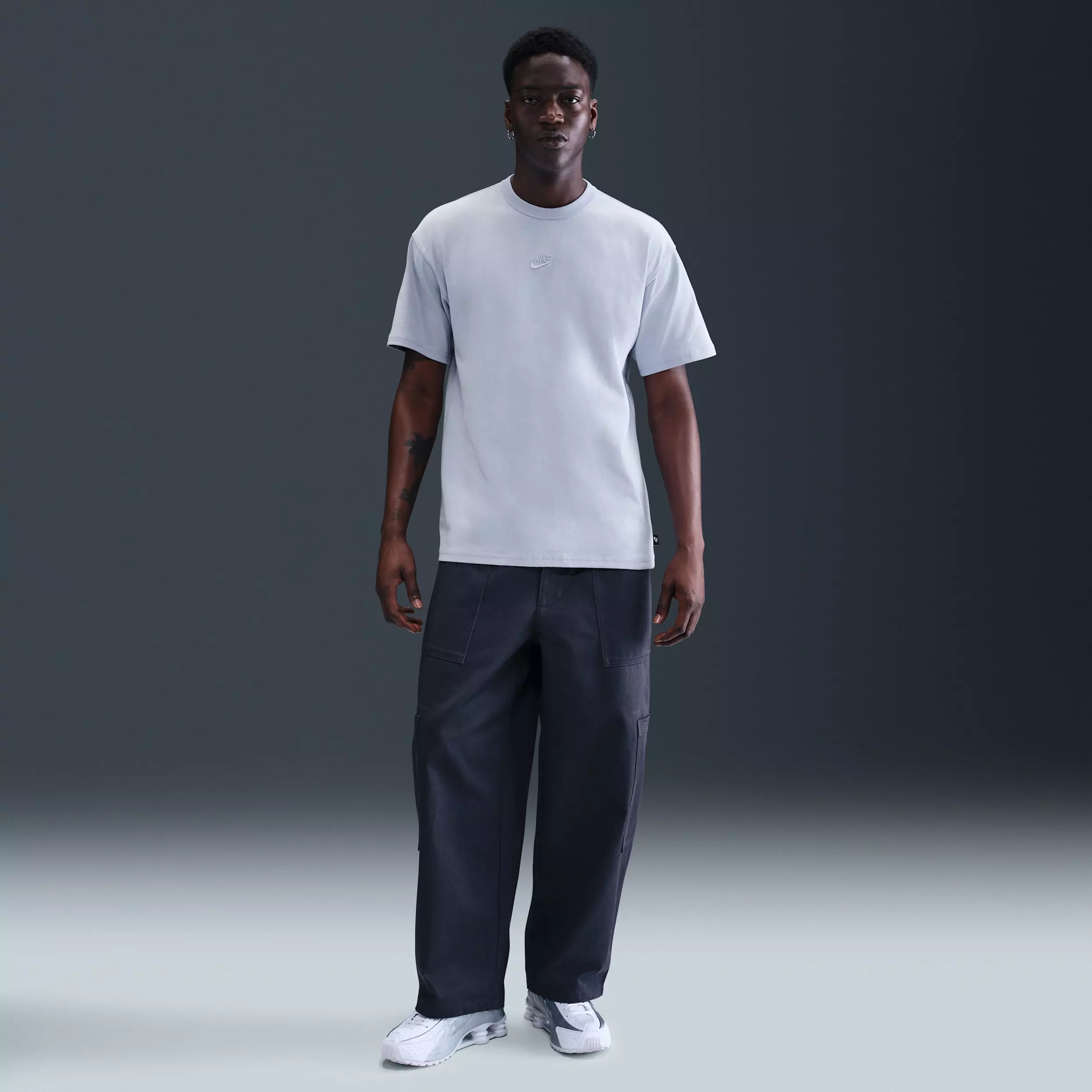 Nike Men's Sportswear Premium Essentials Loose Fit T-Shirt - GREY