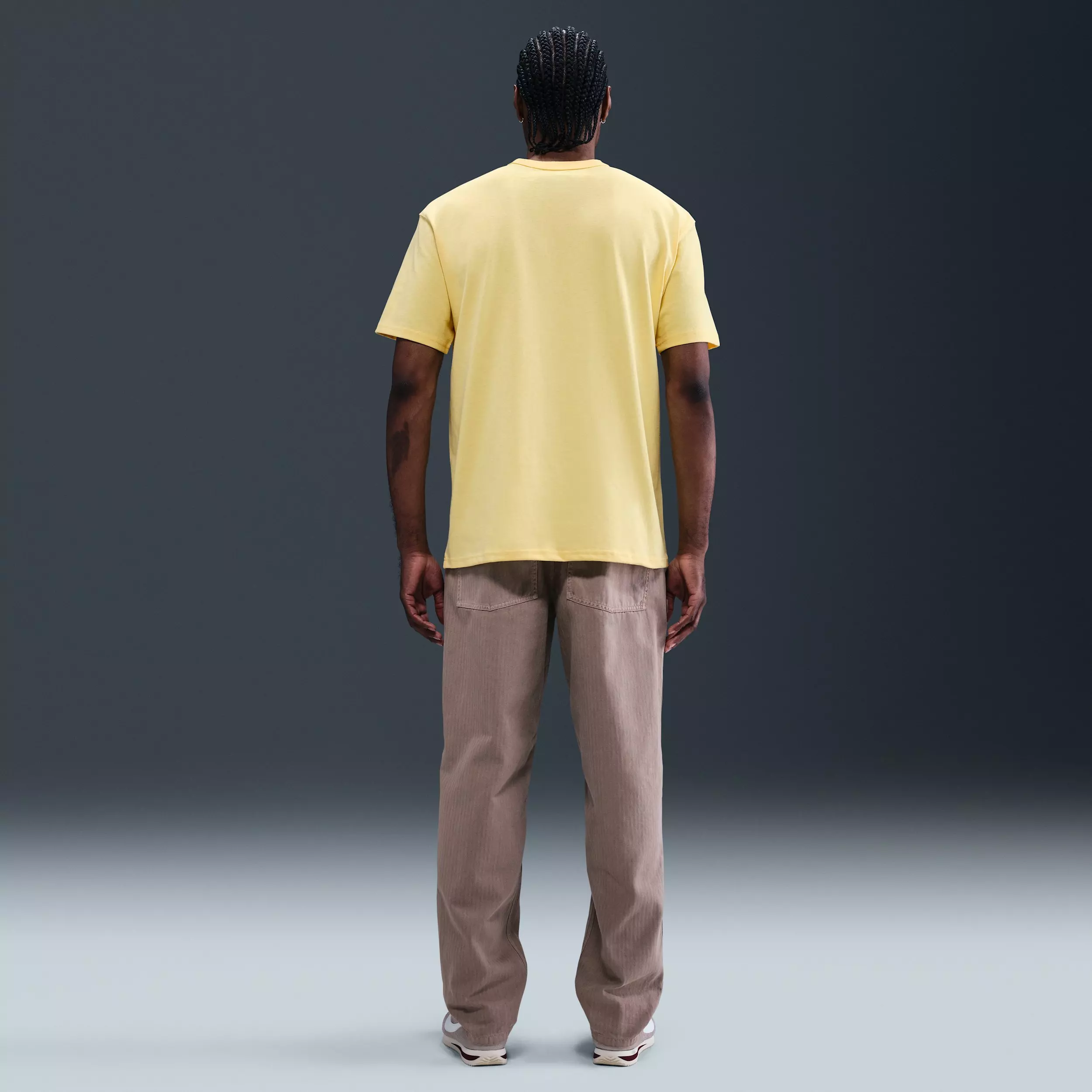 Nike Men's Sportswear Premium essentials T-Shirt -Yellow - YELLOW