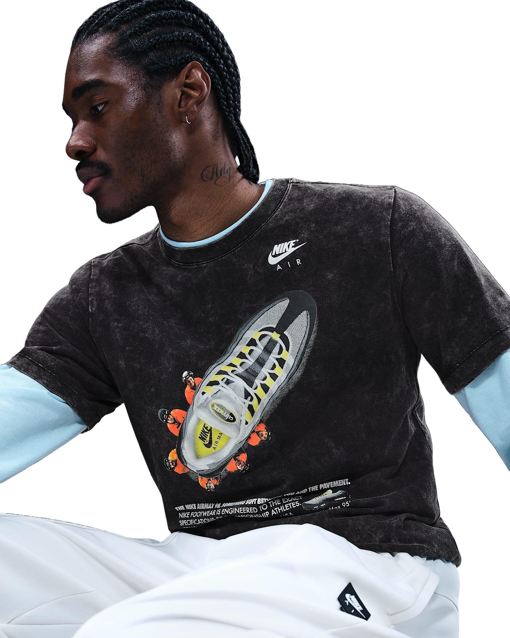Nike Men's Sportswear Air Max 95 OC Graphic T-Shirt - BLACK Thumbnail View 3