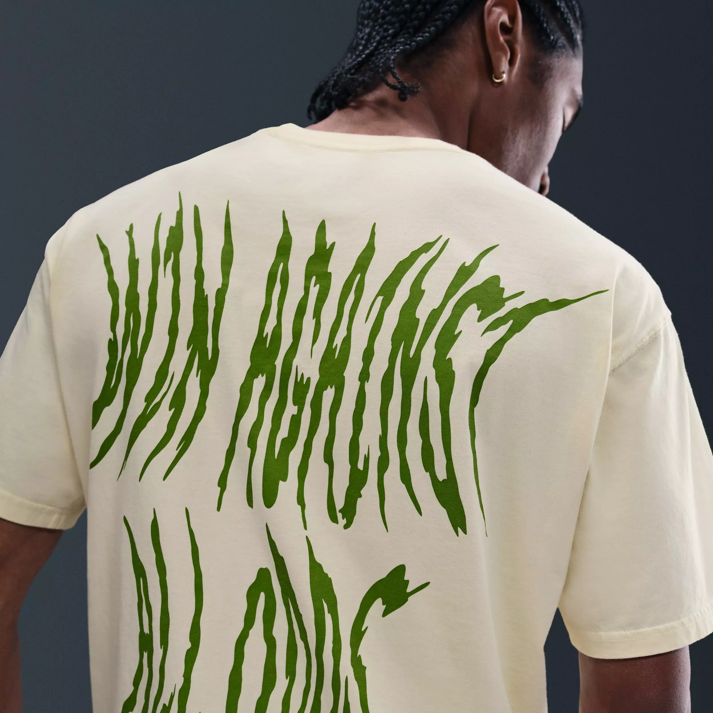 Nike Men's Max90 T-Shirt - COCONUT MILK