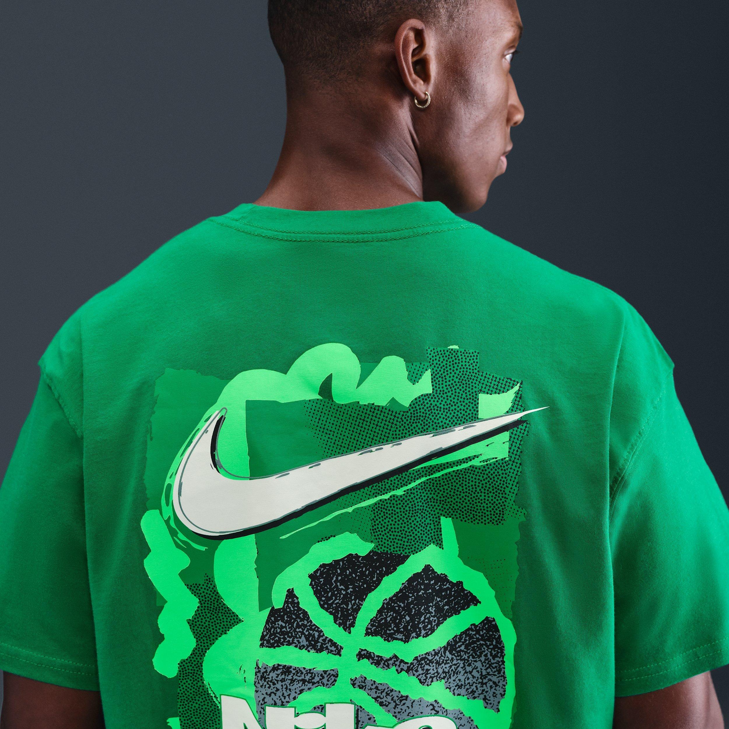 Nike Men's Max90 DNA OC 2 T-Shirt - GREEN Thumbnail View 4