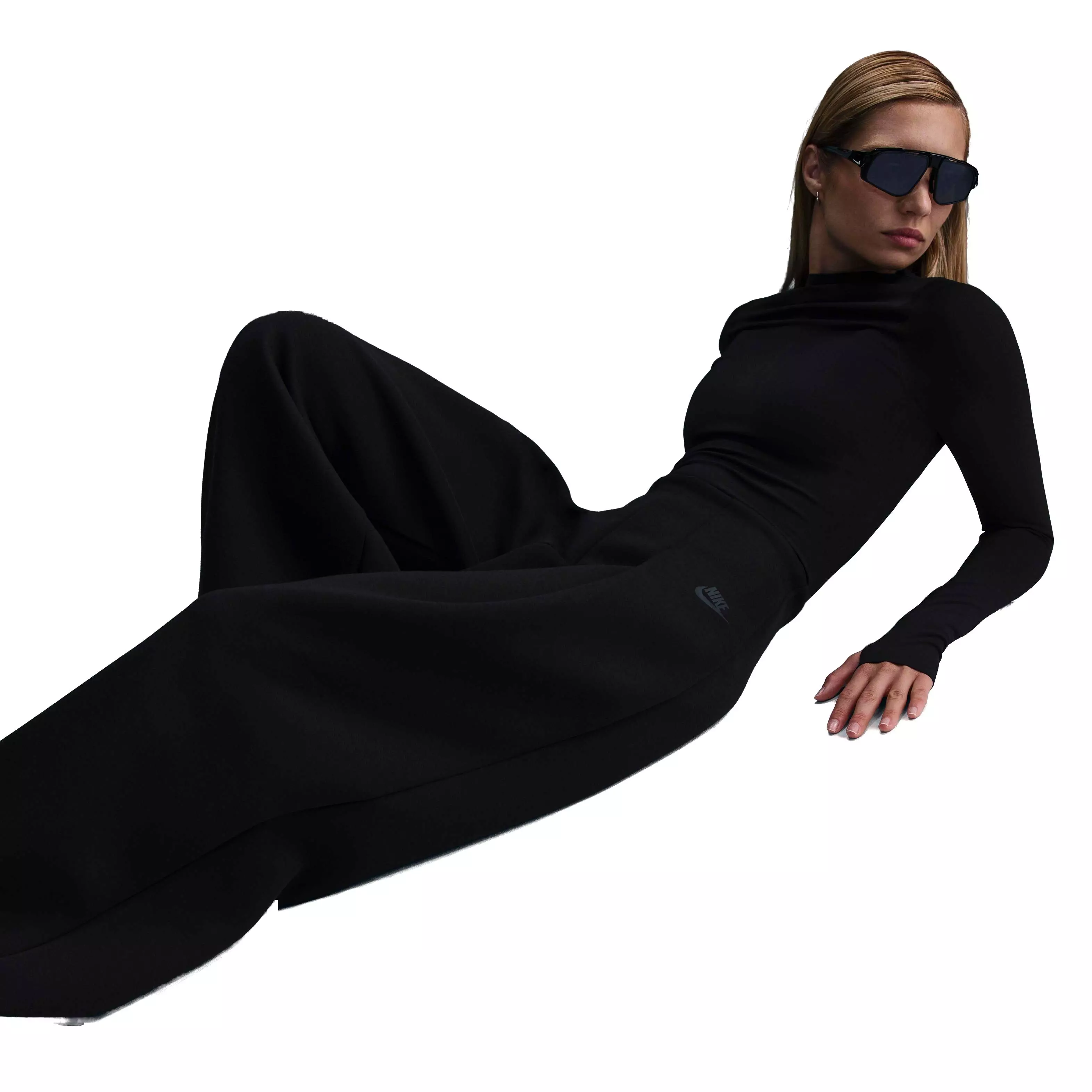 Nike Women's Sportswear Tech Fleece High-Waisted Pleated Trousers - BLACK