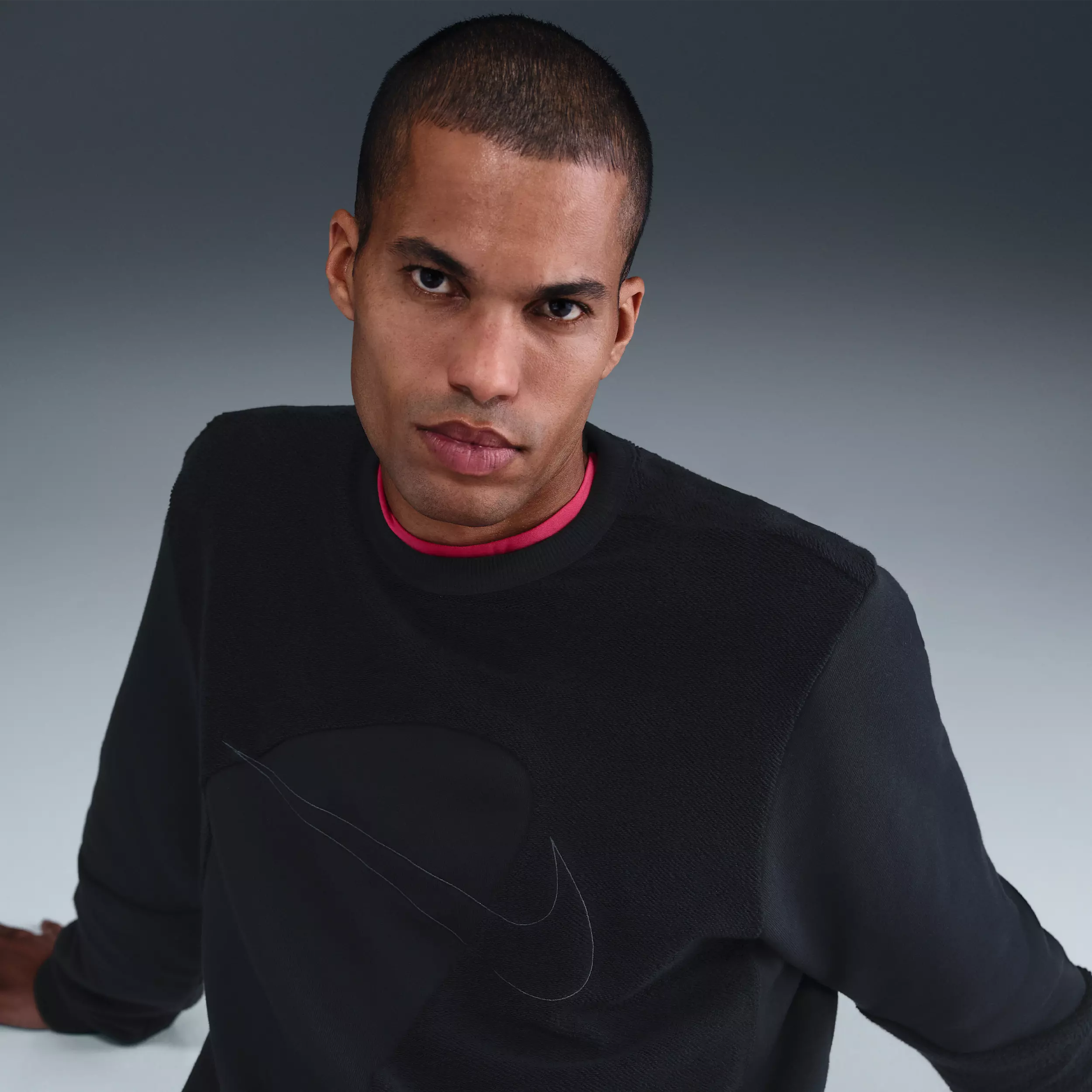 Nike Men's Giannis Standard Issue Basketball Crew - BLACK