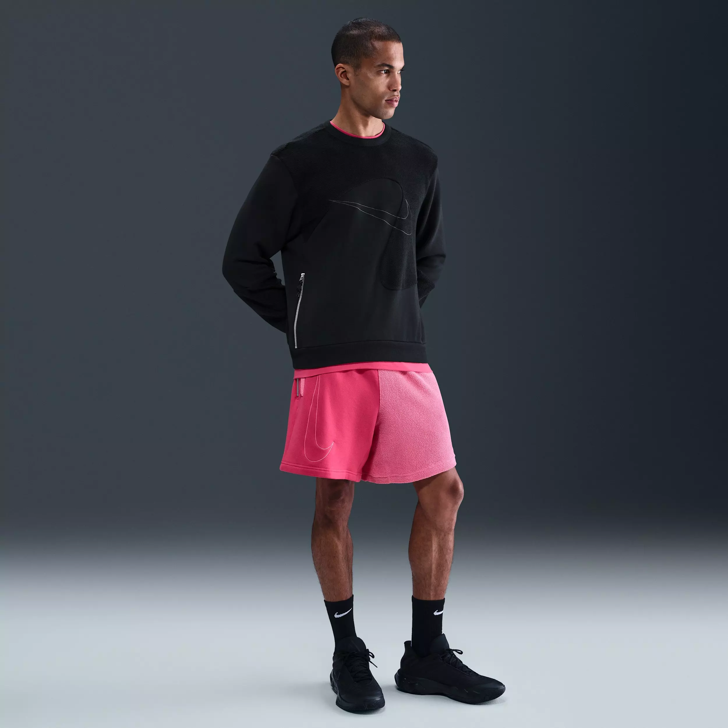 Nike Men's Giannis Standard Issue Basketball Crew - BLACK