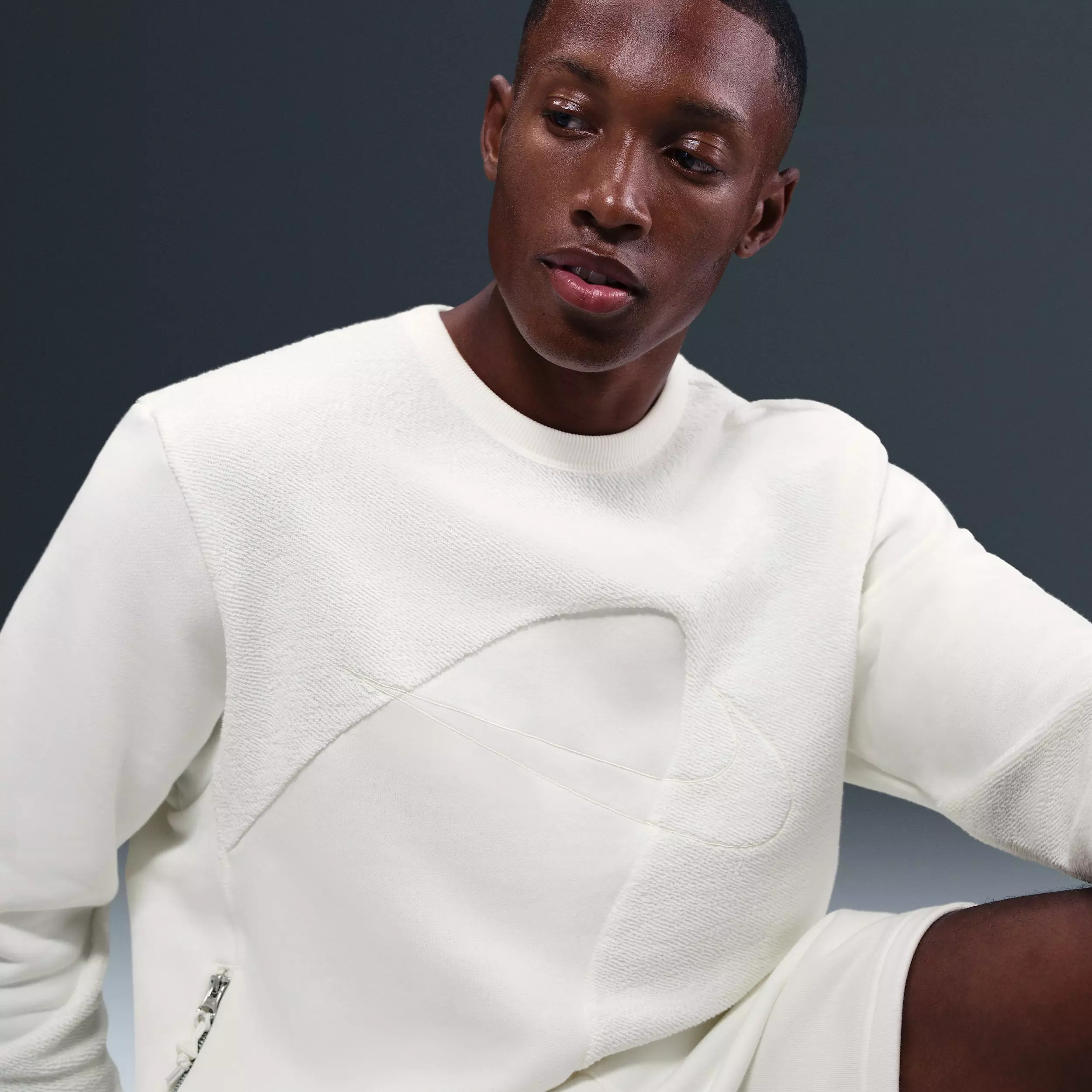 Nike Men's Giannis Standard Issue Basketball Crew - WHITE