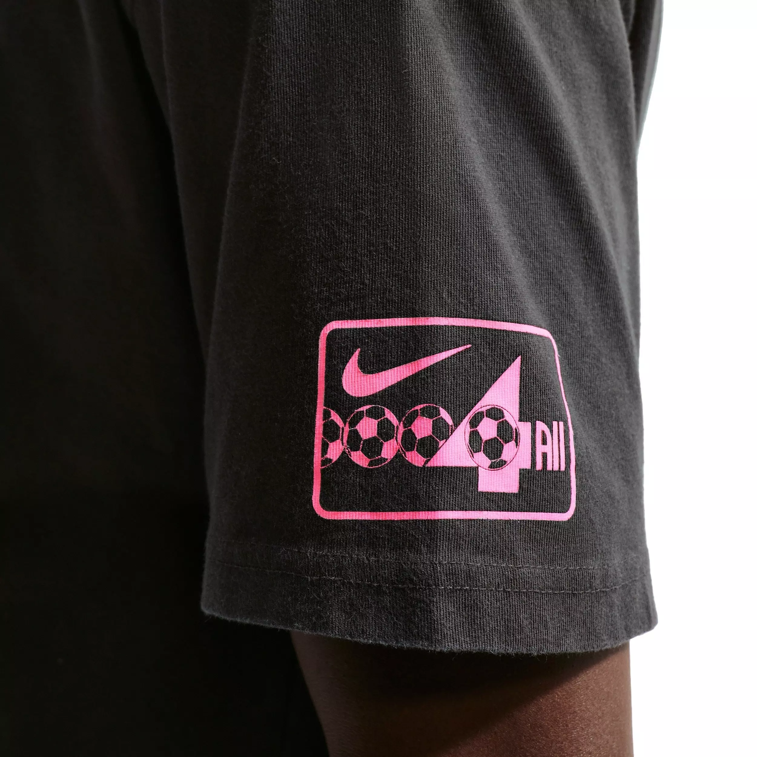 Nike Men's Sportswear LSE Celeb FB 2 T-Shirt - BLACK