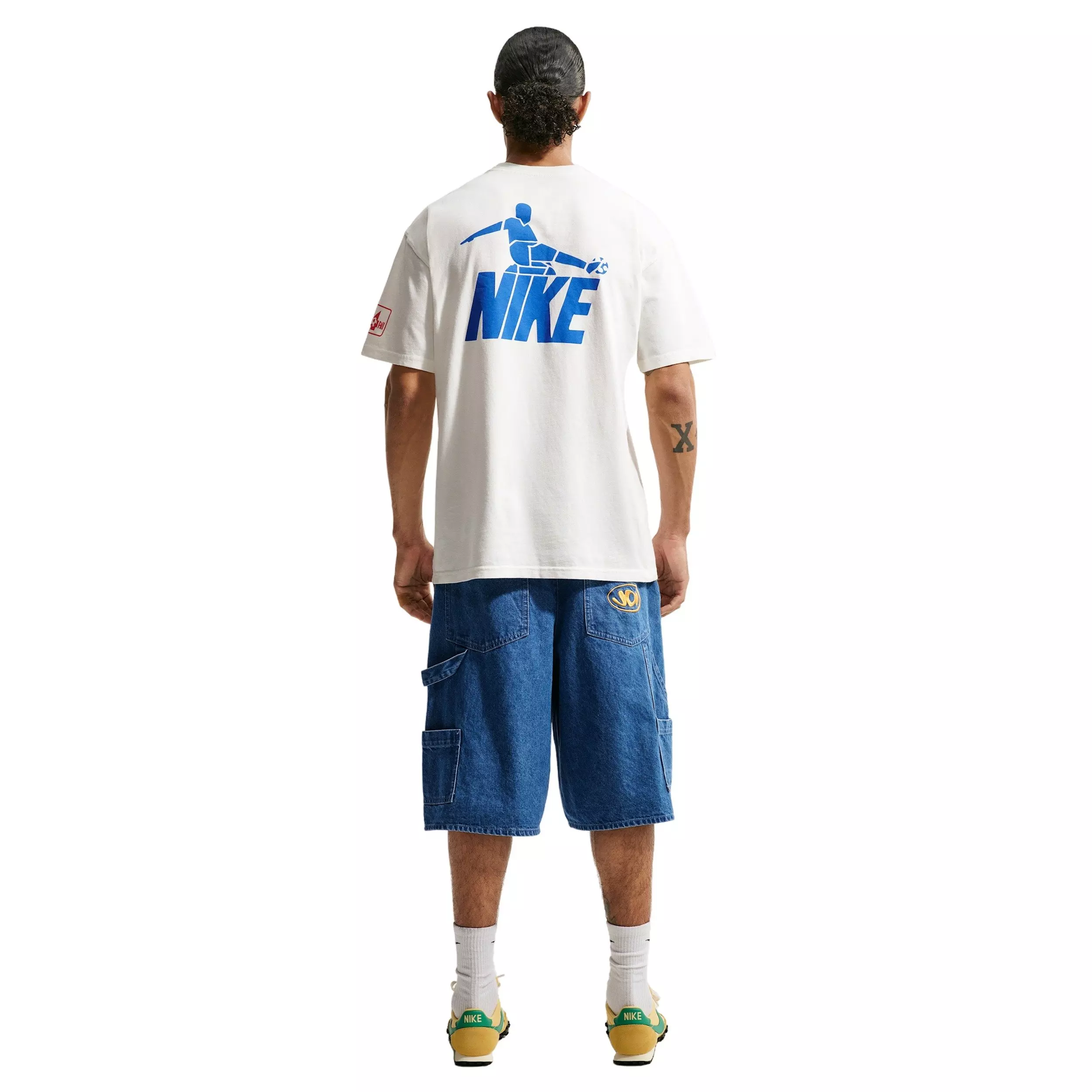 Nike Men's Sportswear LSE Celeb FB 2 T-Shirt - WHITE