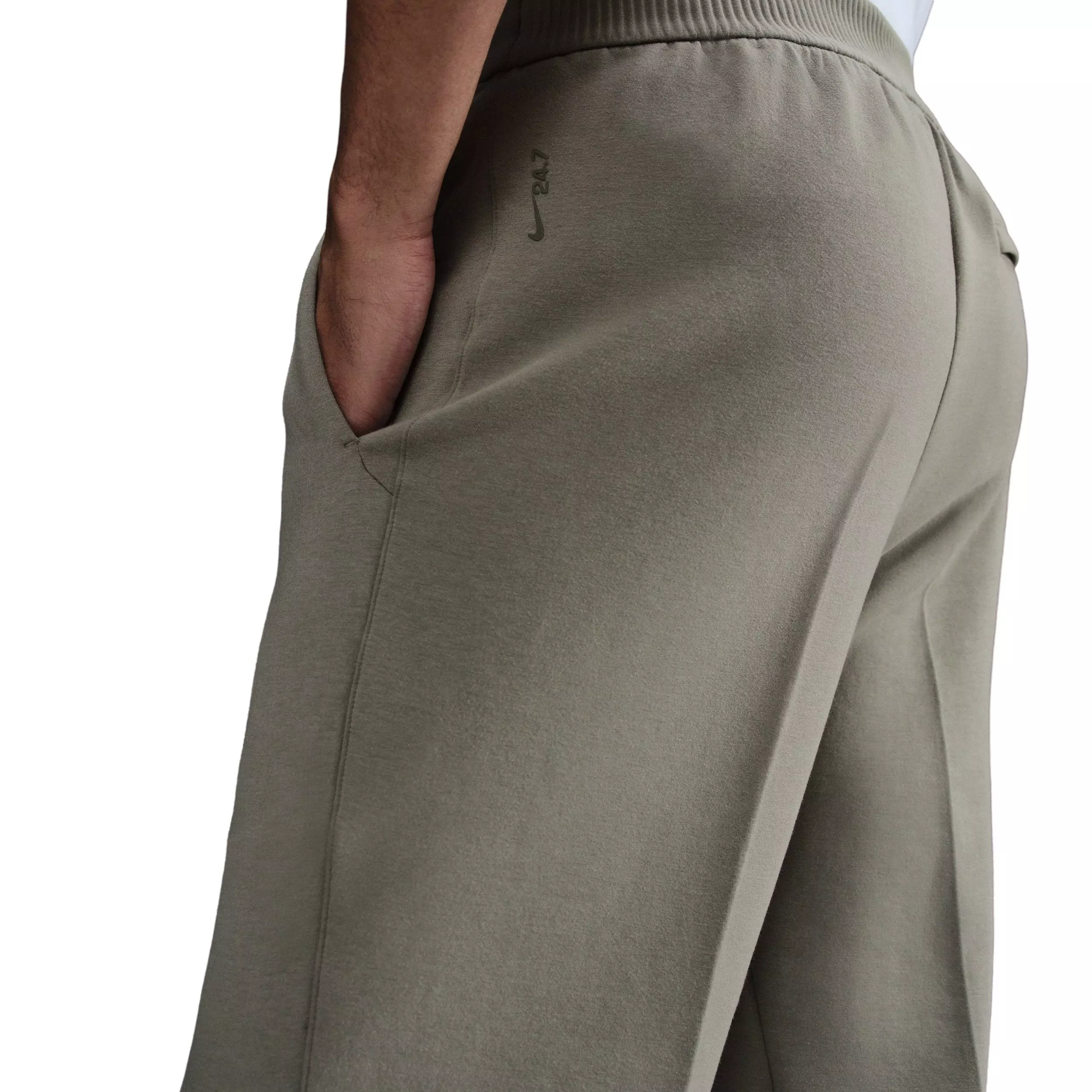 Nike Men's 24.7 ImpossiblySoft Dri-FIT Pants - GREEN