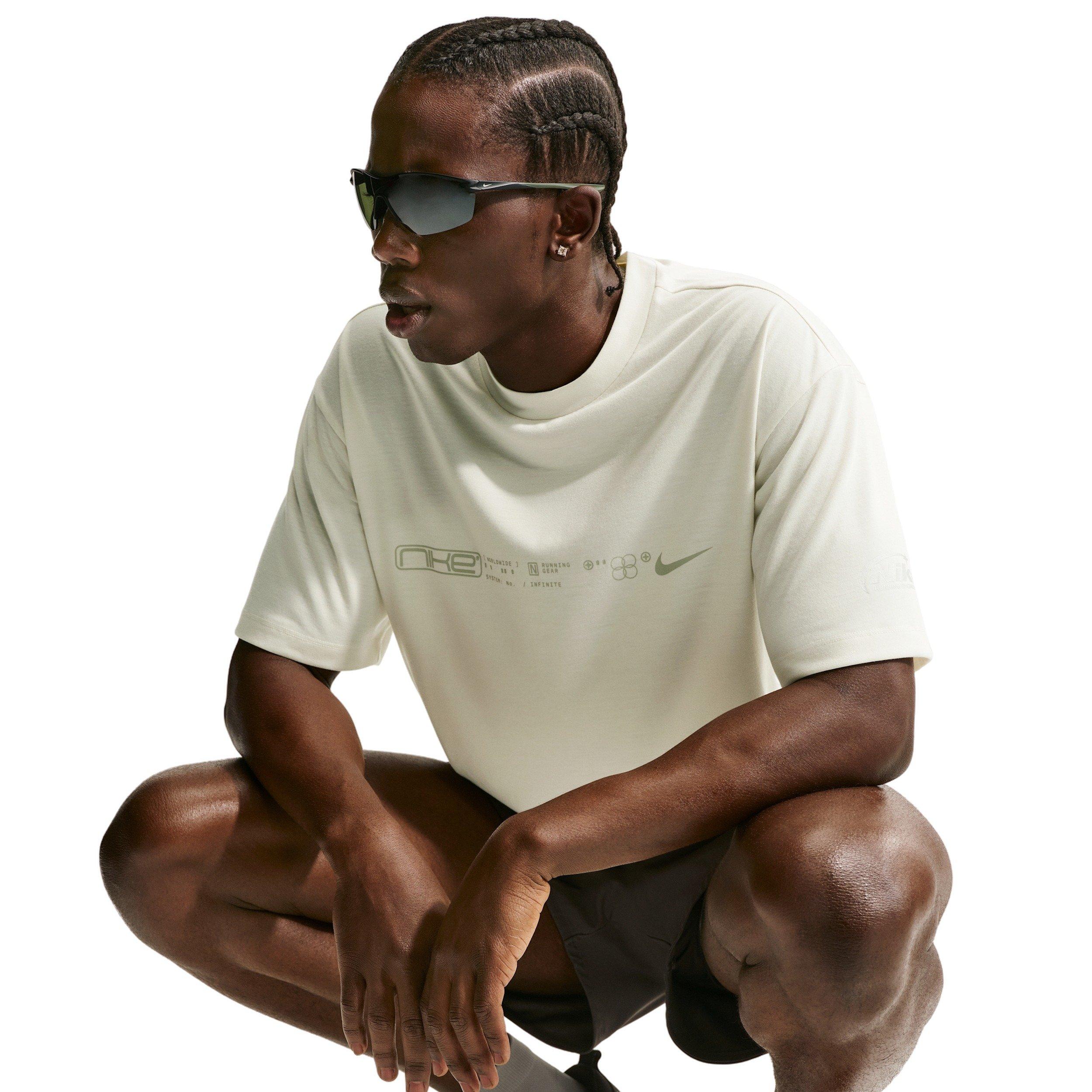 Nike Men's Disrupt Dri-FIT Short-Sleeve Running Top - SAFFRON Thumbnail View 3