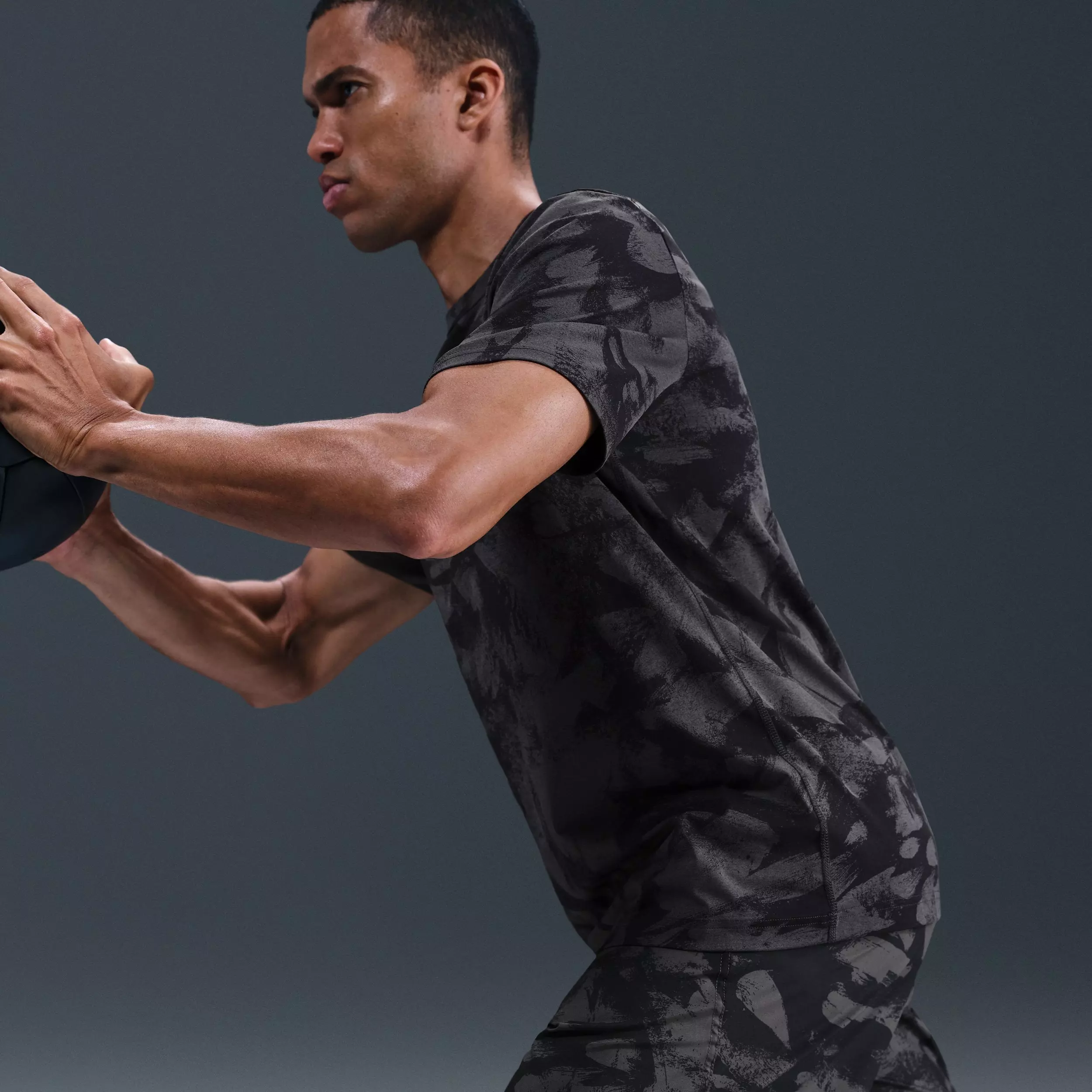 Nike Men's Form Dri-FIT 7" Unlined Versatile Shorts - GREY