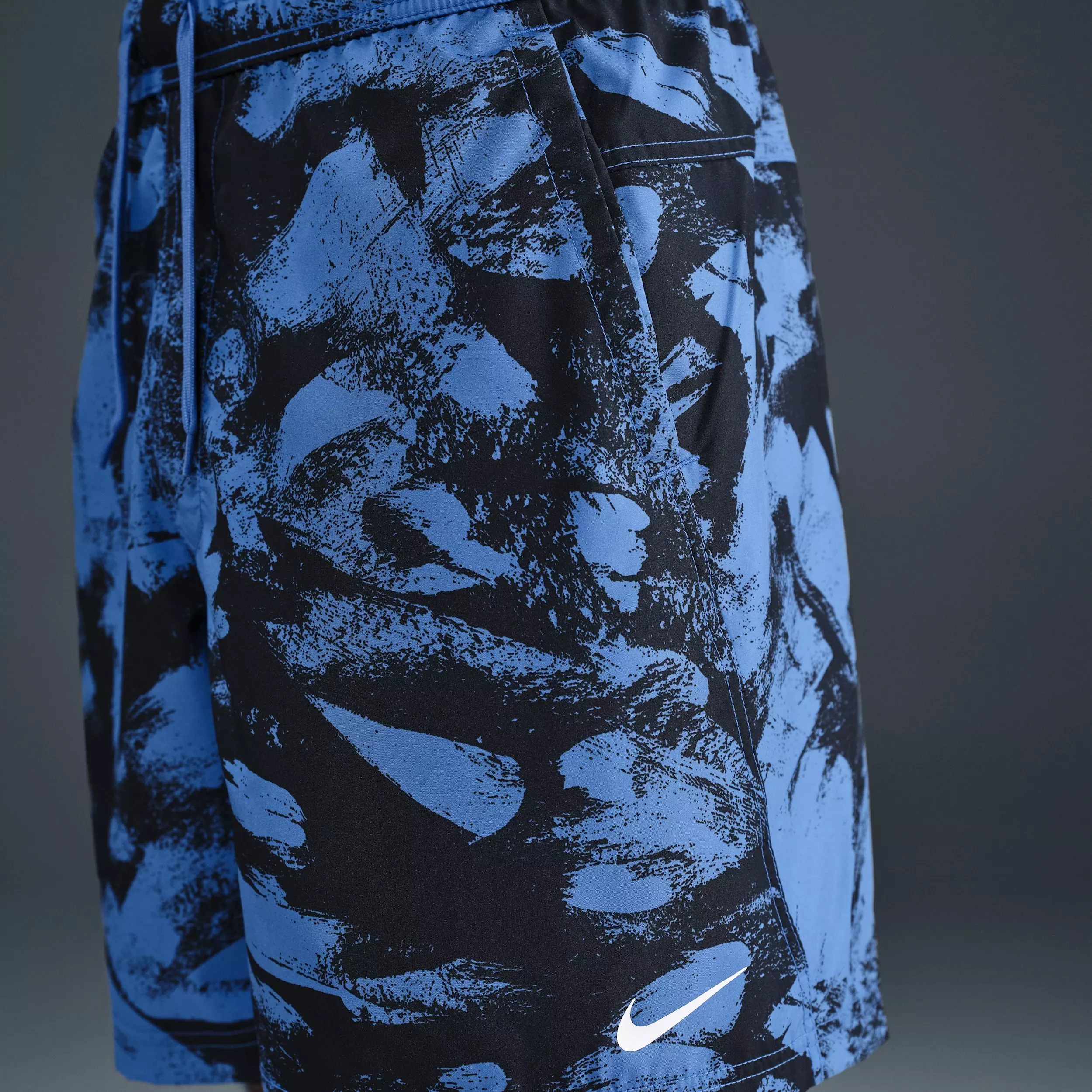 Nike Men's Form Dri-FIT 7" Unlined Versatile Shorts - BLUE