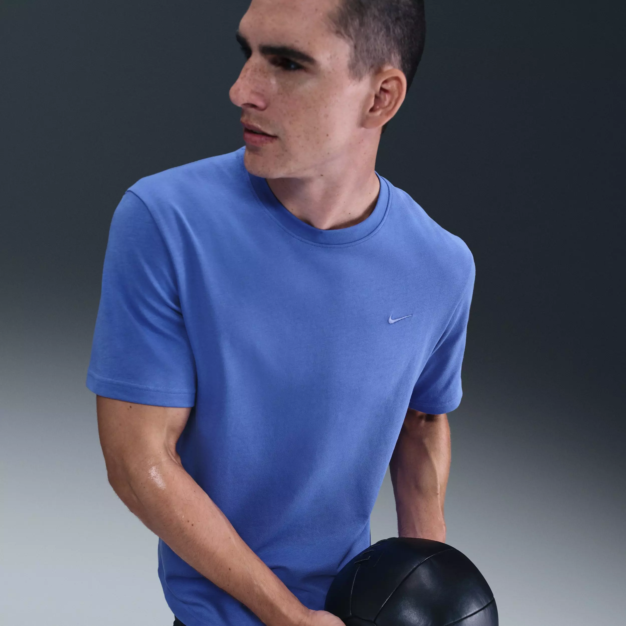 Nike Men's Primary Dri-FIT Short-Sleeve Versatile Top - BLUE