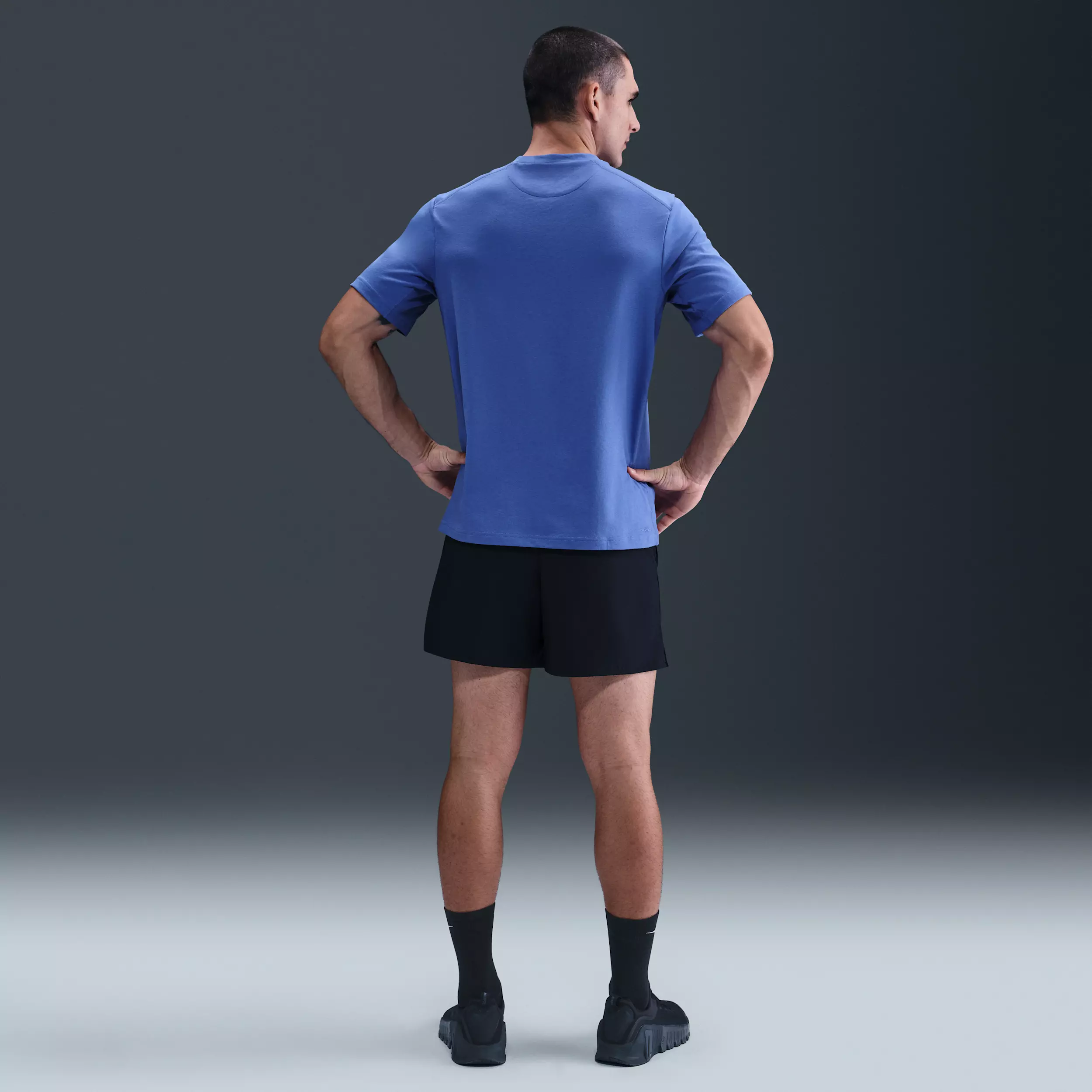 Nike Men's Primary Dri-FIT Short-Sleeve Versatile Top - BLUE