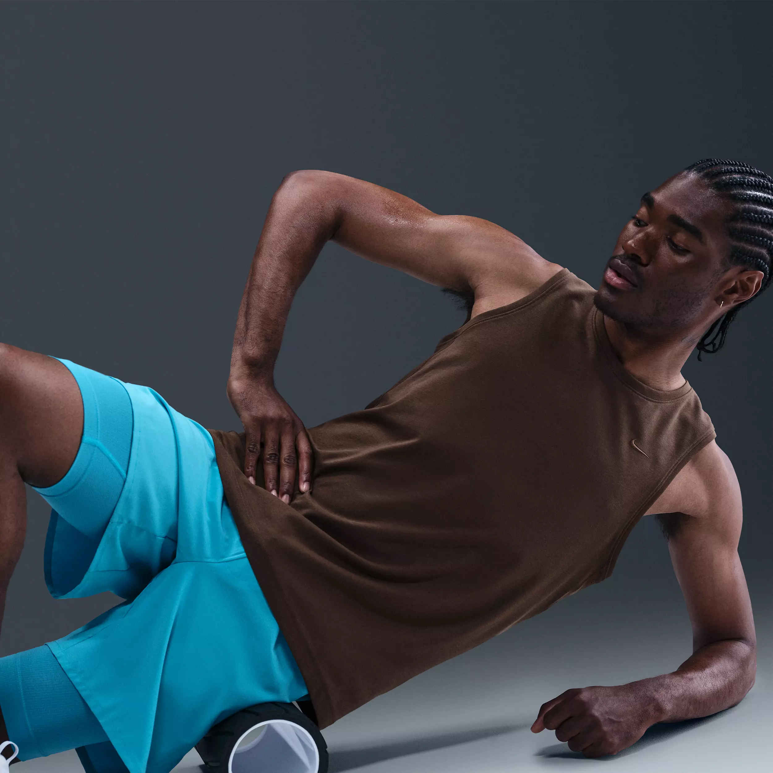 Nike Men's Primary Dri-FIT Versatile Tank - BROWN