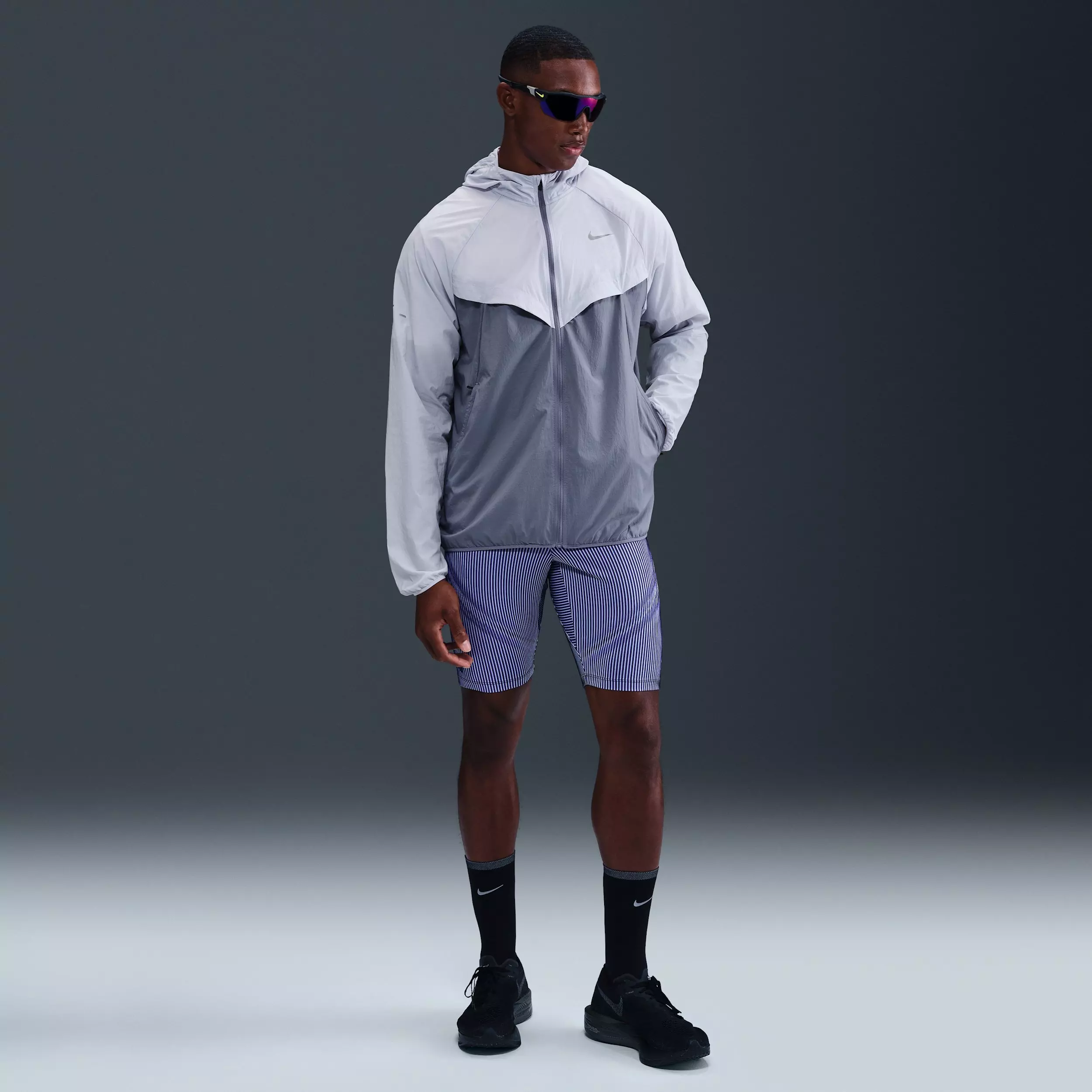 Nike Men's Stride Repel UV Running Jacket -Grey - GREY