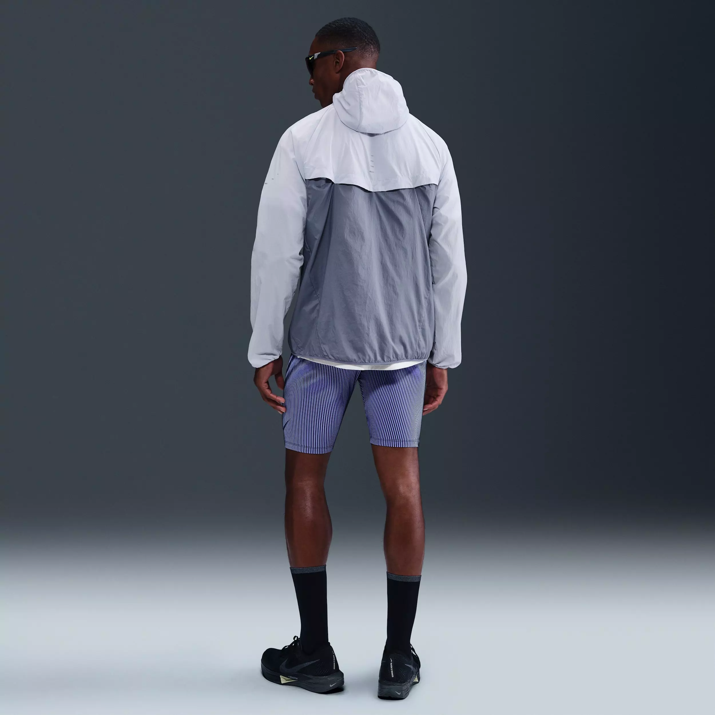 Nike Men's Stride Repel UV Running Jacket -Grey - GREY