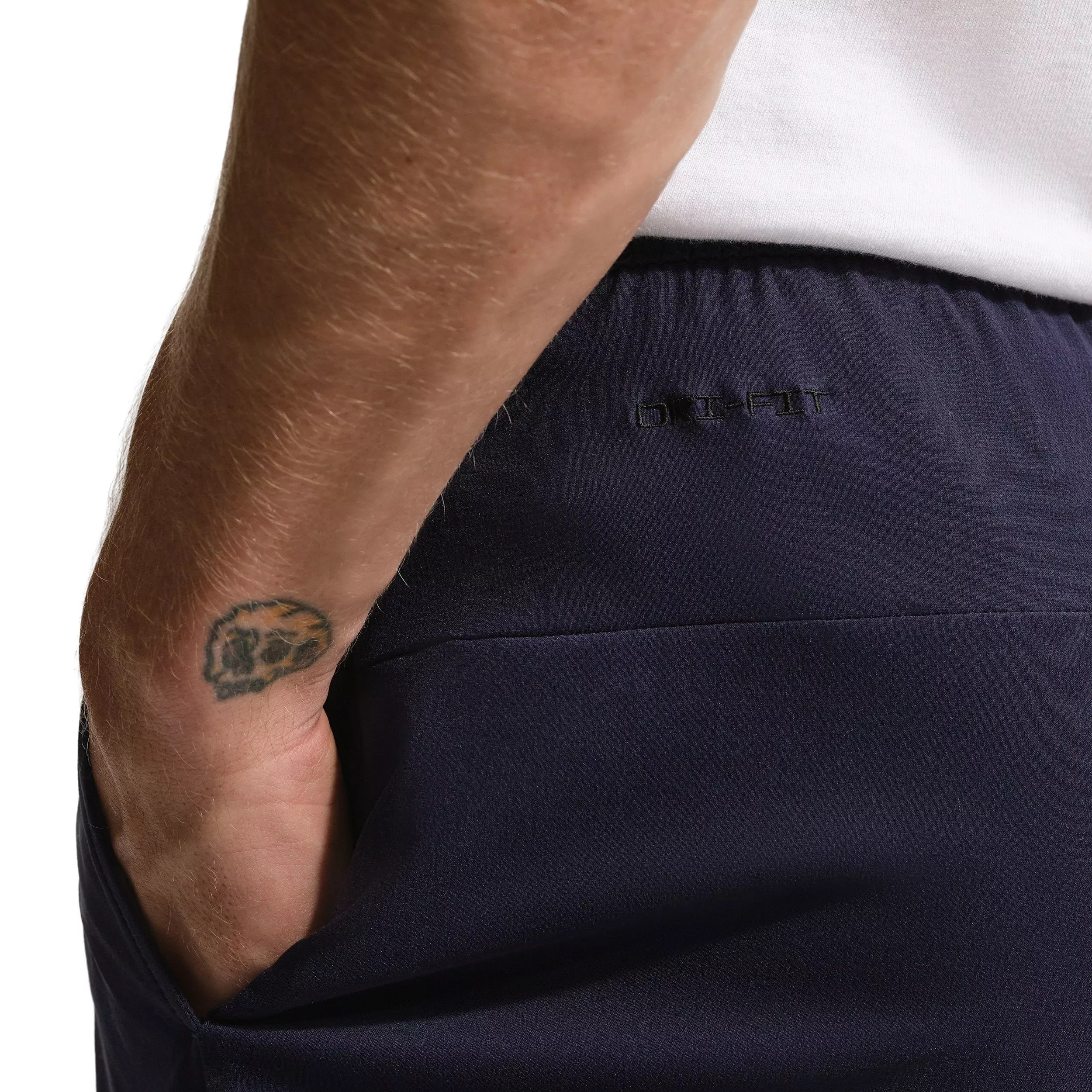 Nike Men's Tech Woven Shorts - NAVY
