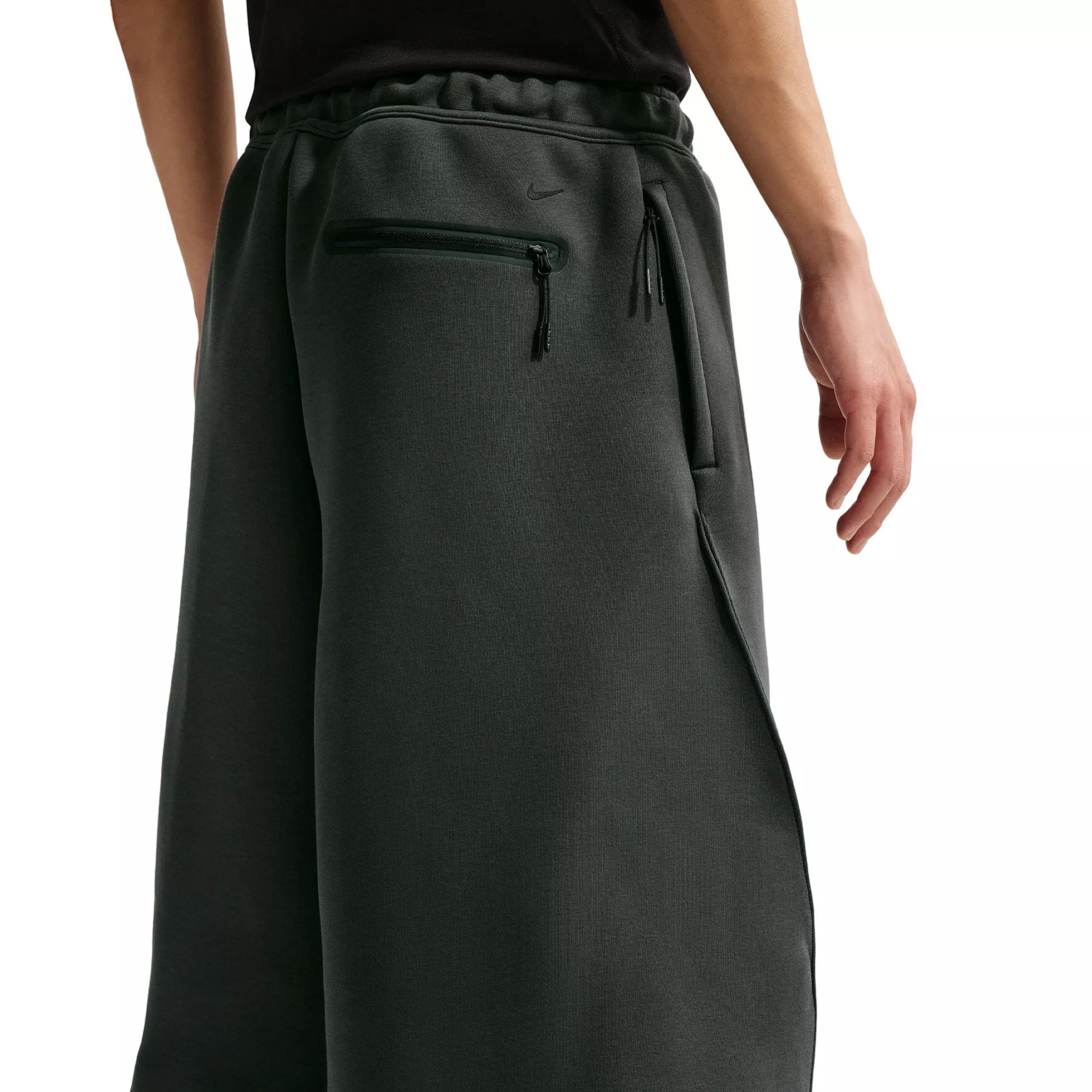 Nike Men's Tech Fleece Oversized Fit Shorts - GREY