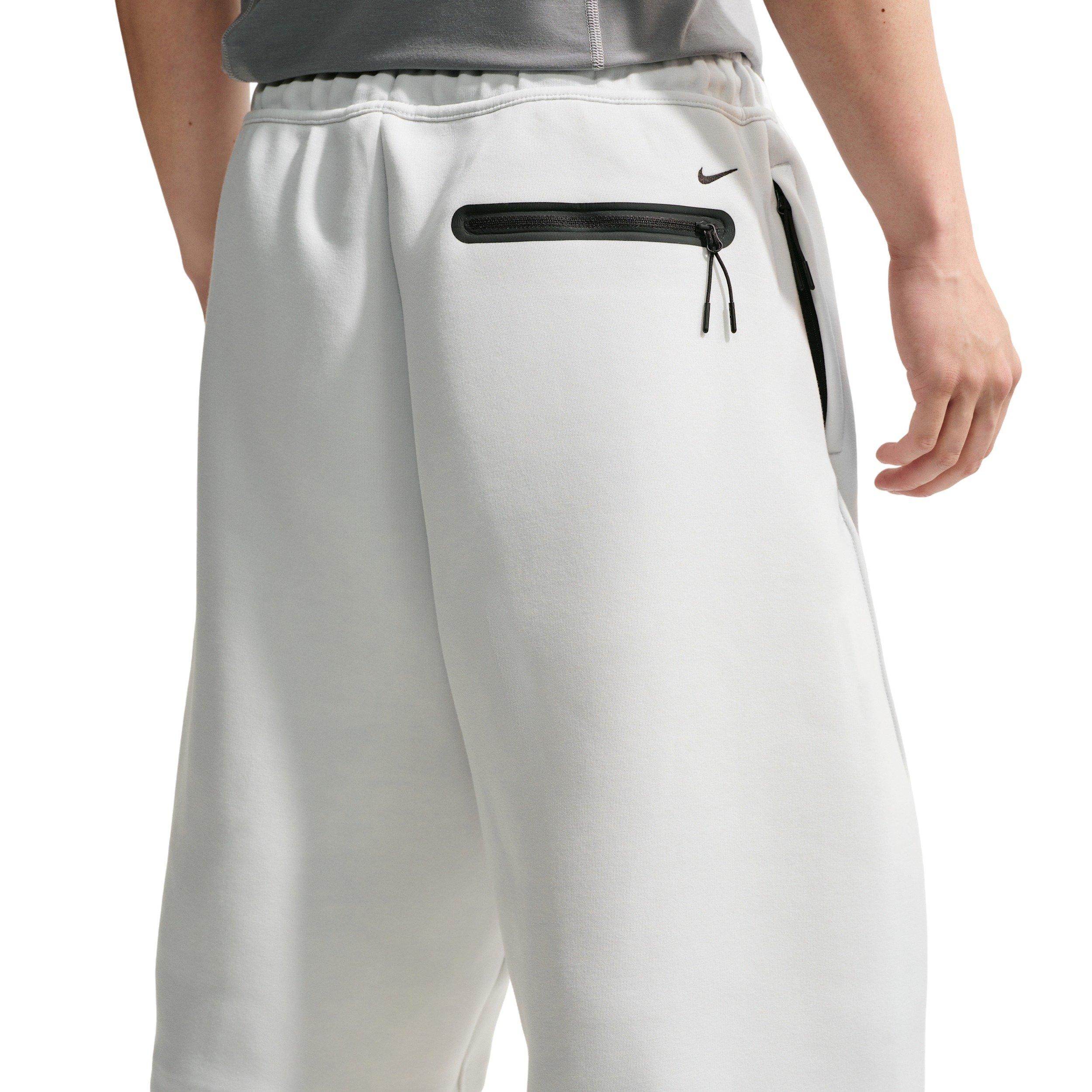 Nike Men's Tech Fleece Oversized Fit Shorts - WHITE