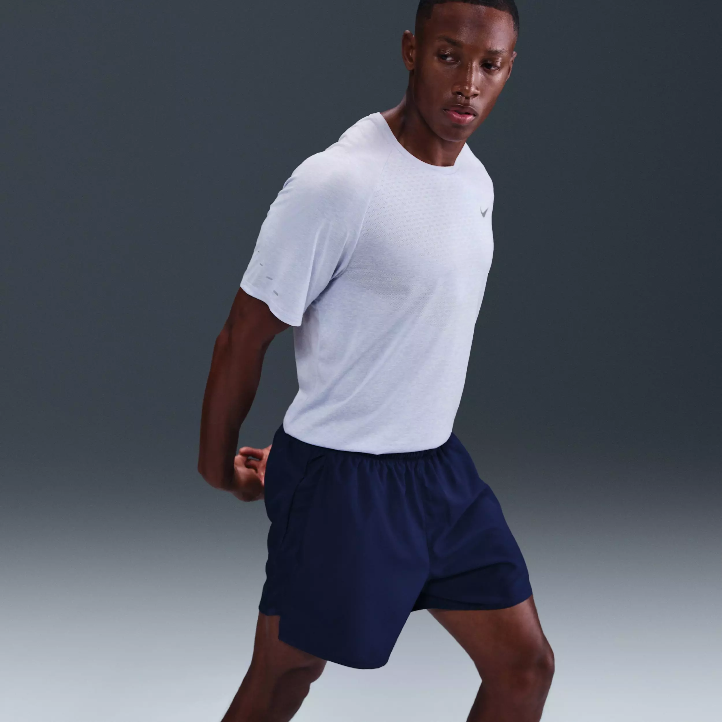 Nike Men's Stride Dri-FIT ADV Short-Sleeve Running Top - LT GREY