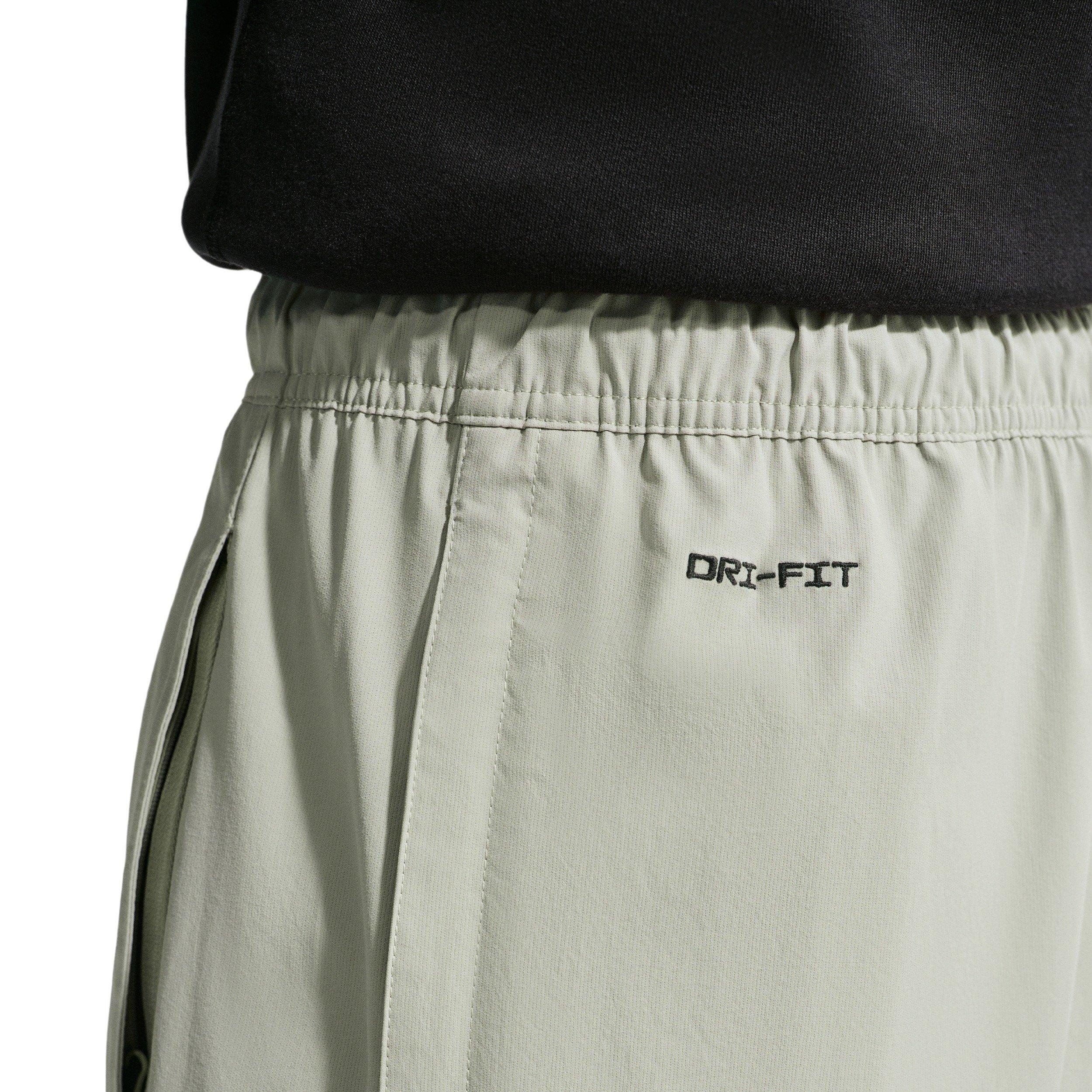 Nike Men's Tech Helios Dri-FIT Sun Shorts - GREEN