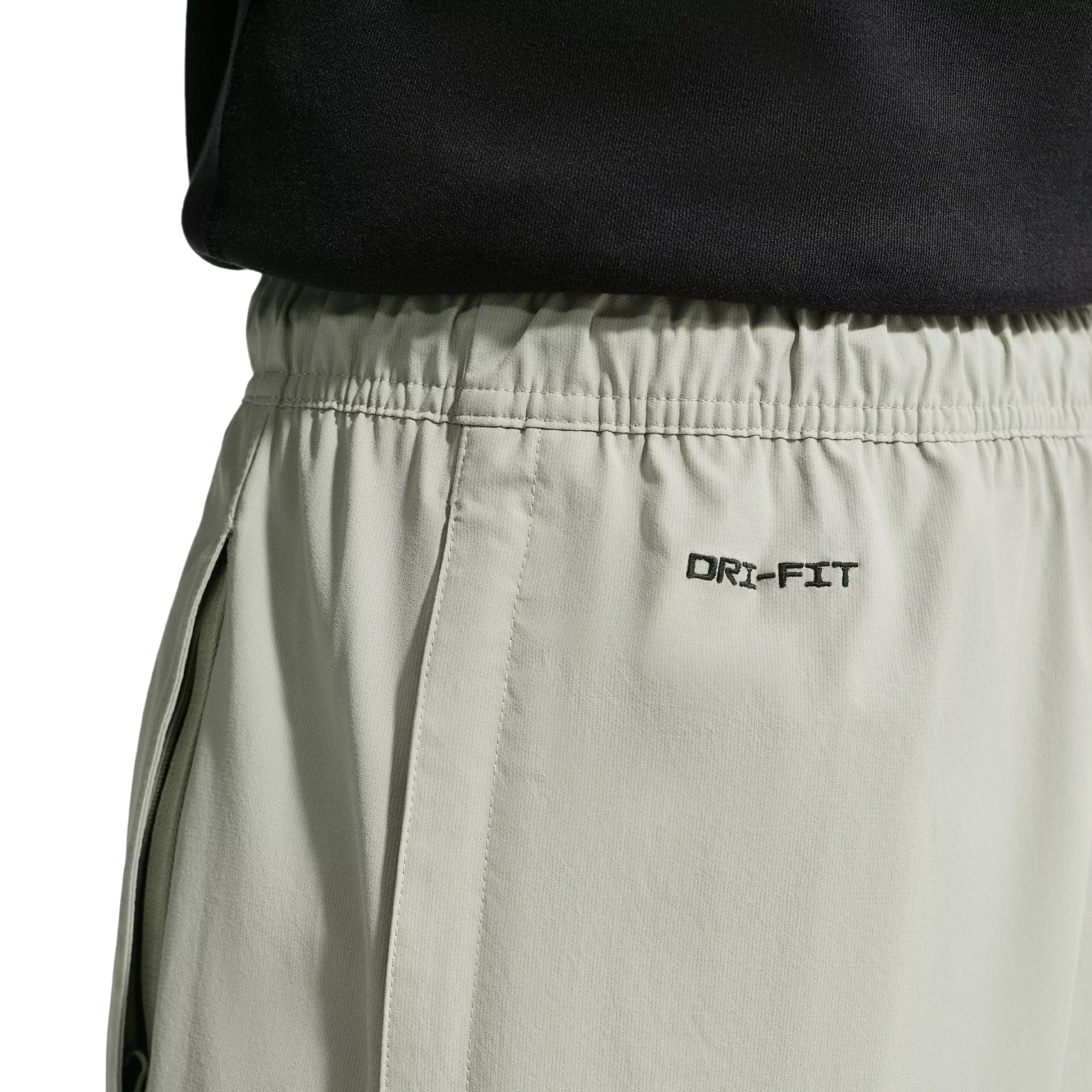 Nike Men's Tech Helios Dri-FIT Sun Shorts - GREEN