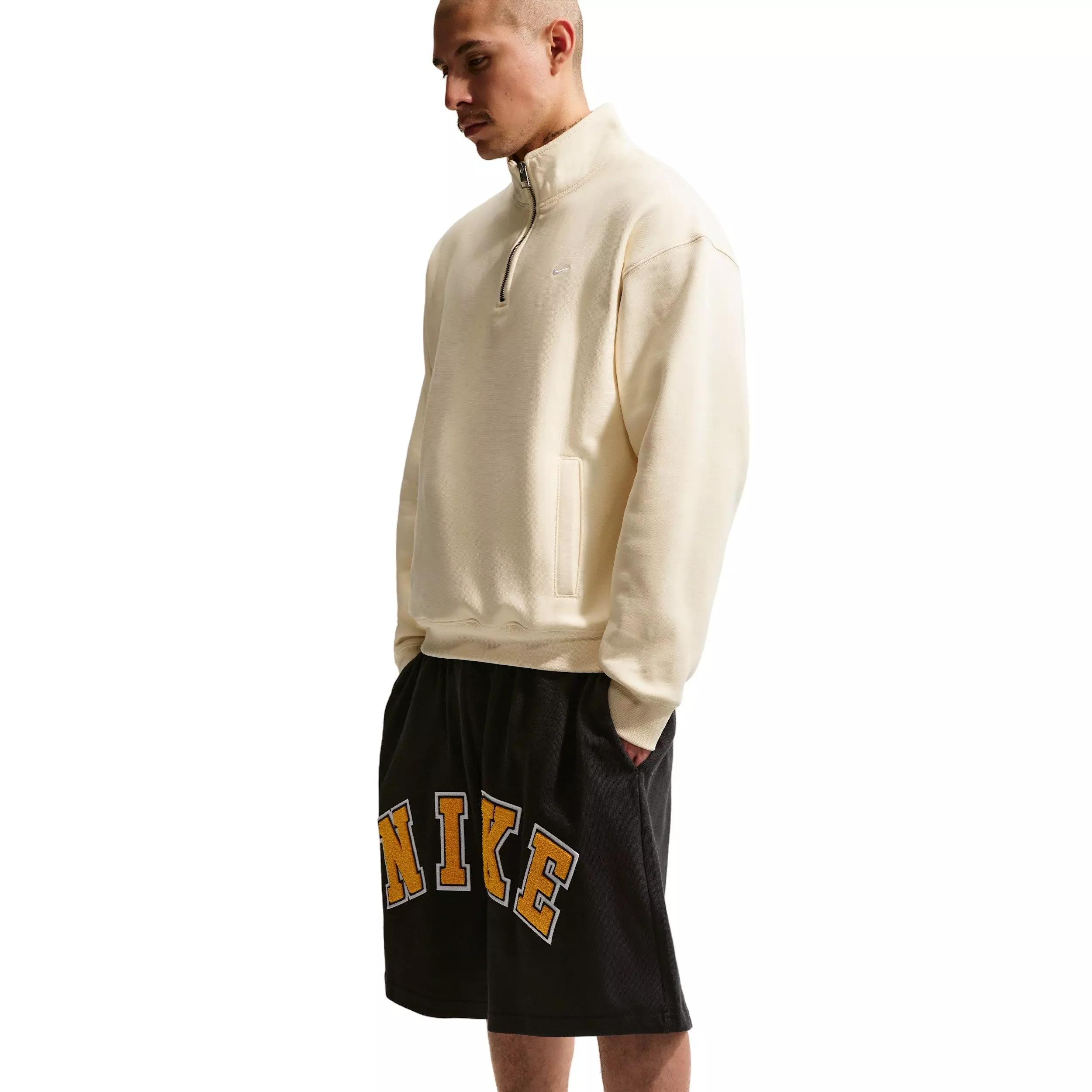 Nike Men's Life Midweight Shorts - BLACK/GOLD