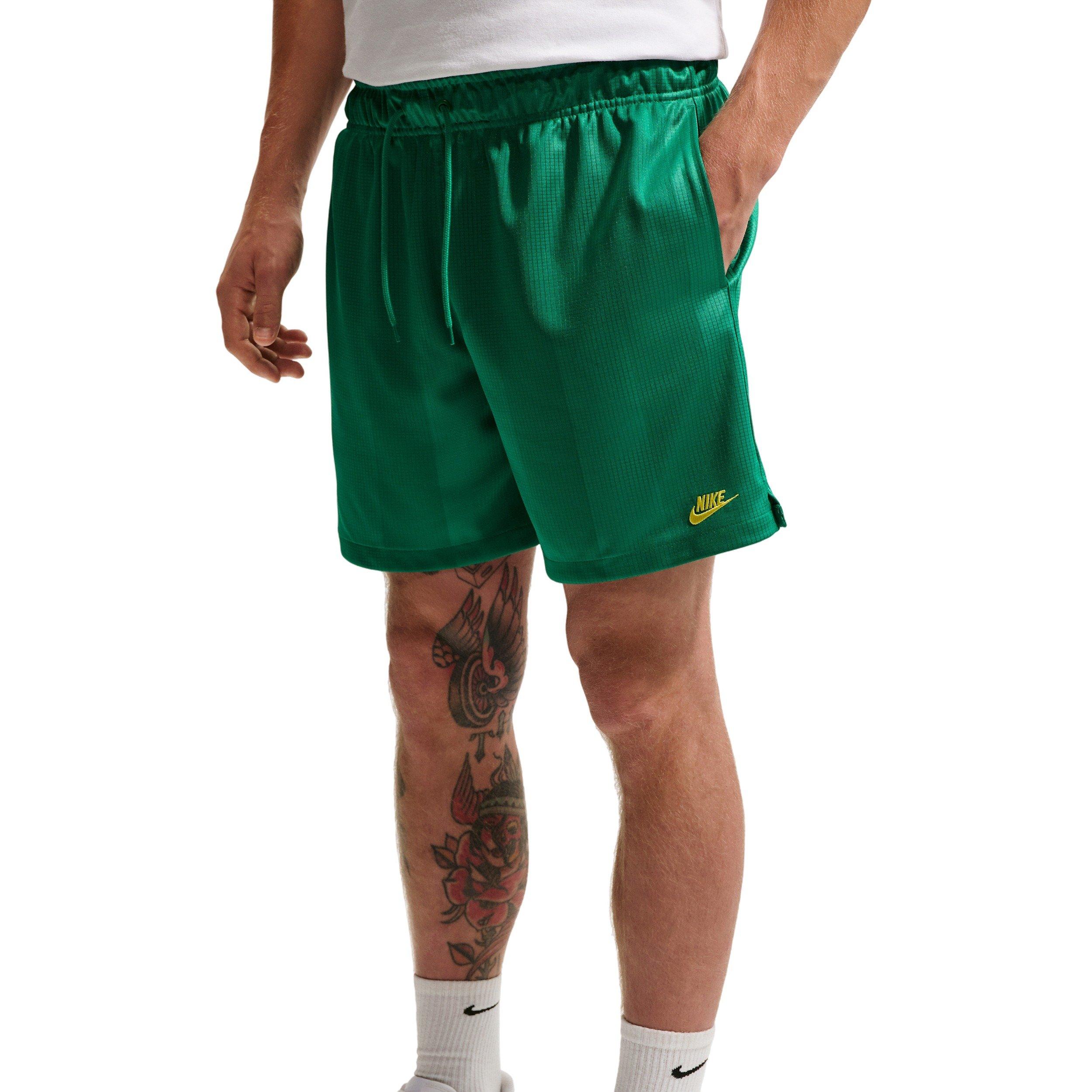 Nike Men's Sportswear Club Flow Shorts - GREEN Thumbnail View 1