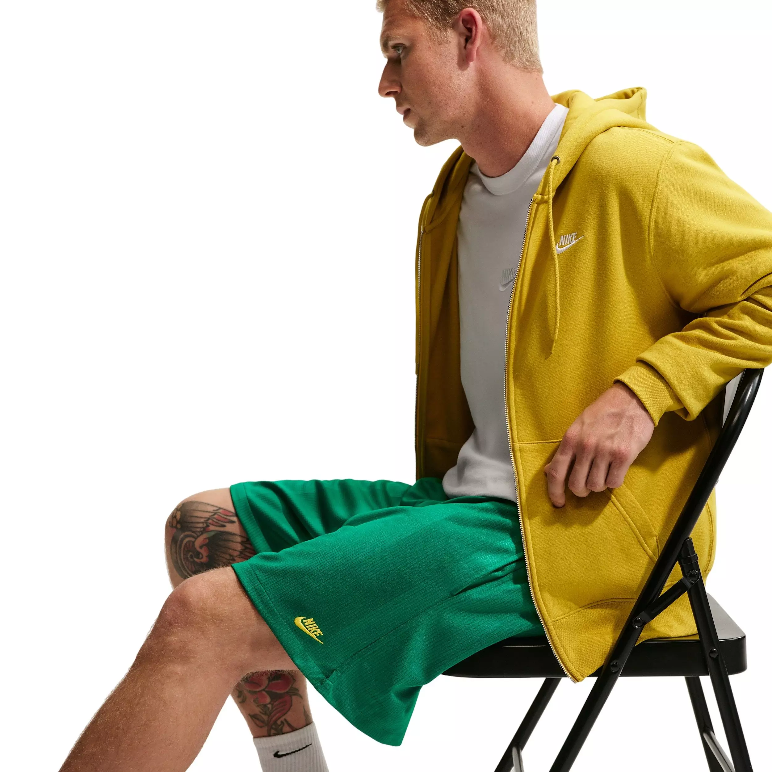 Nike Men's Sportswear Club Flow Shorts - GREEN