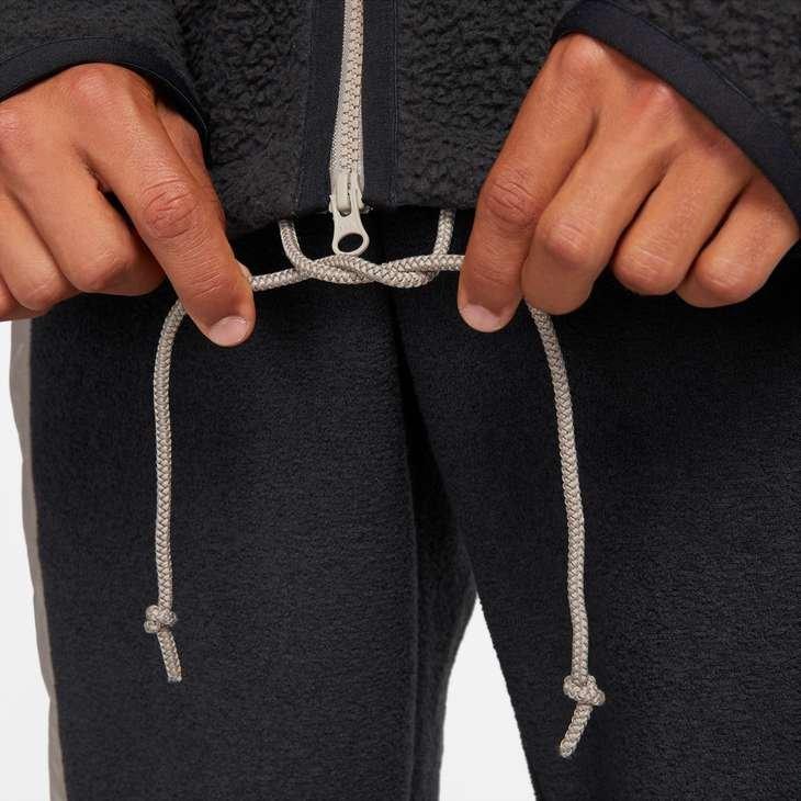 Nike Men's Therma-FIT Repel Element 1/2-Zip Running Top - BLACK Thumbnail View 4