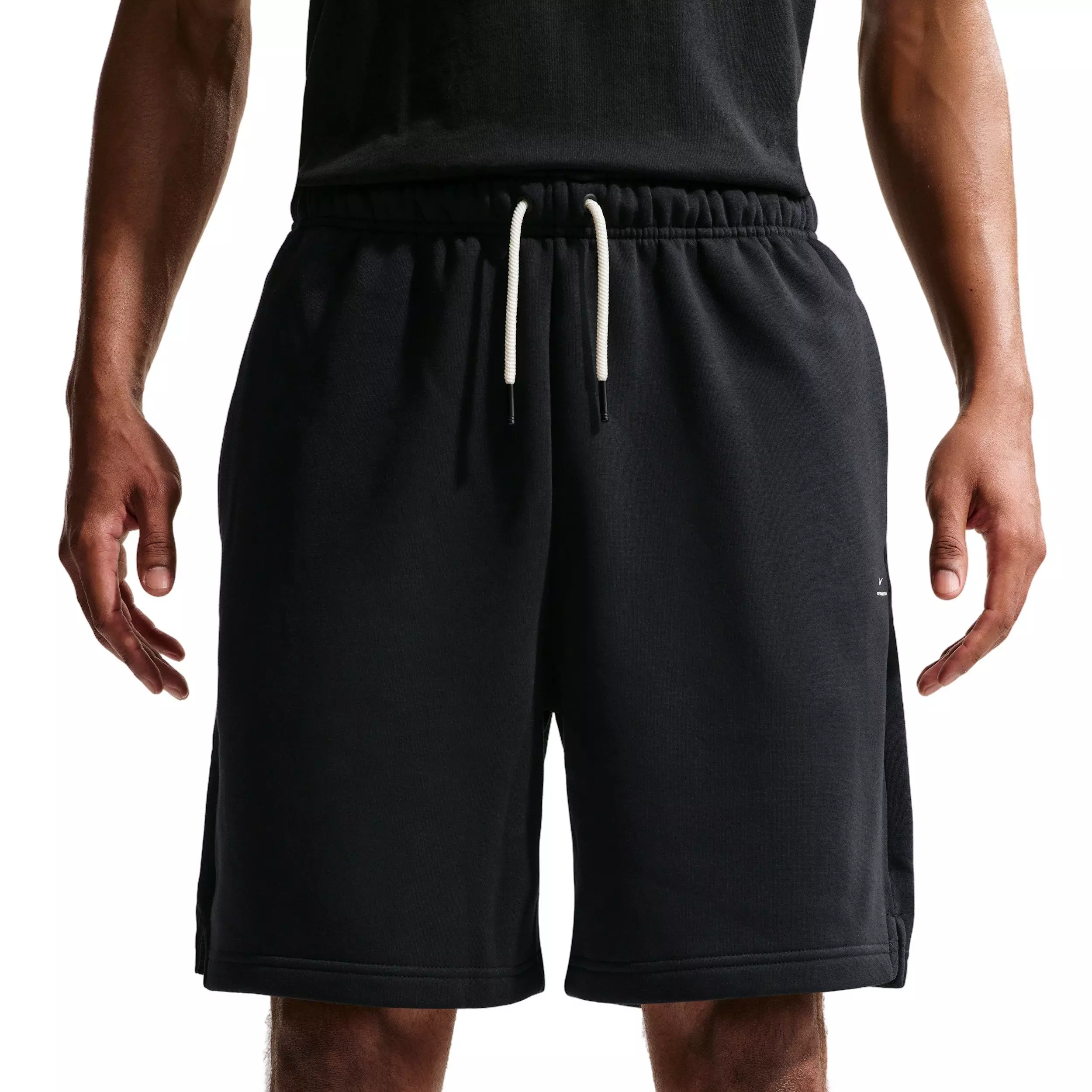 Nike Men's Standard Issue Therma-FIT 8" Brushed Fleece Basketball Shorts - BLACK