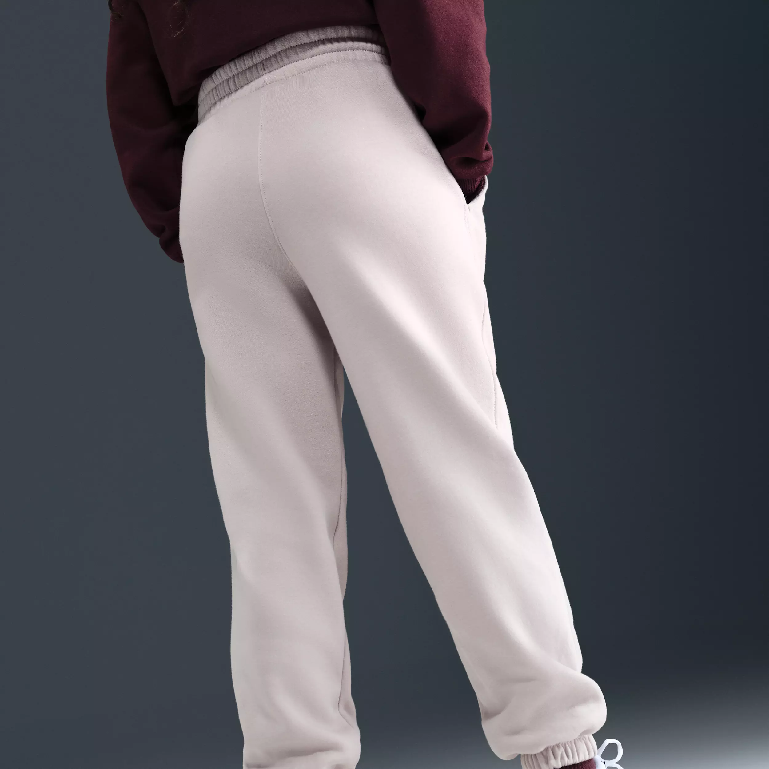 Nike Big Girls' Sportswear Club Fleece Loose Sweatpants - Light Purple - LIGHT PURPLE