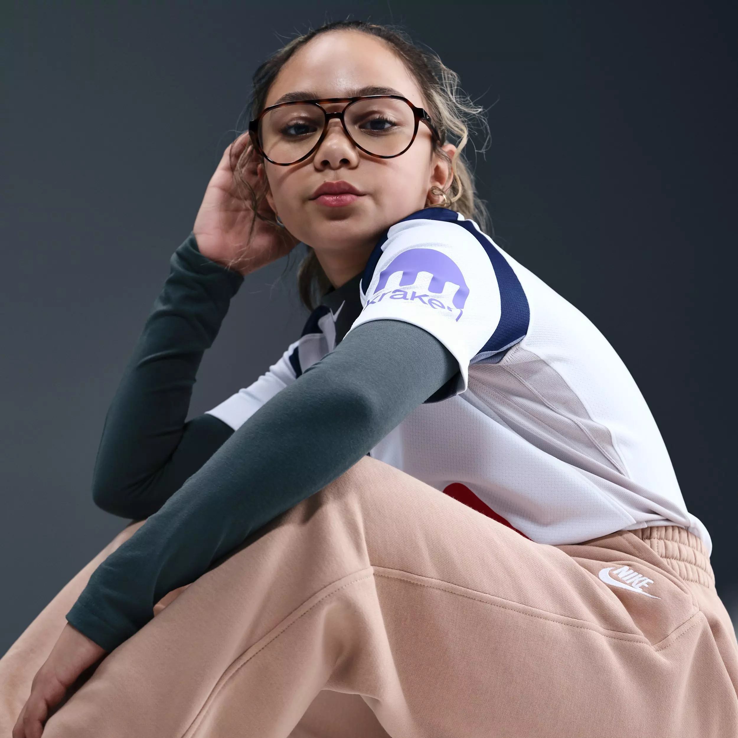 Nike Big Girls' Sportswear Club Fleece Loose Sweatpants - Brown - BROWN