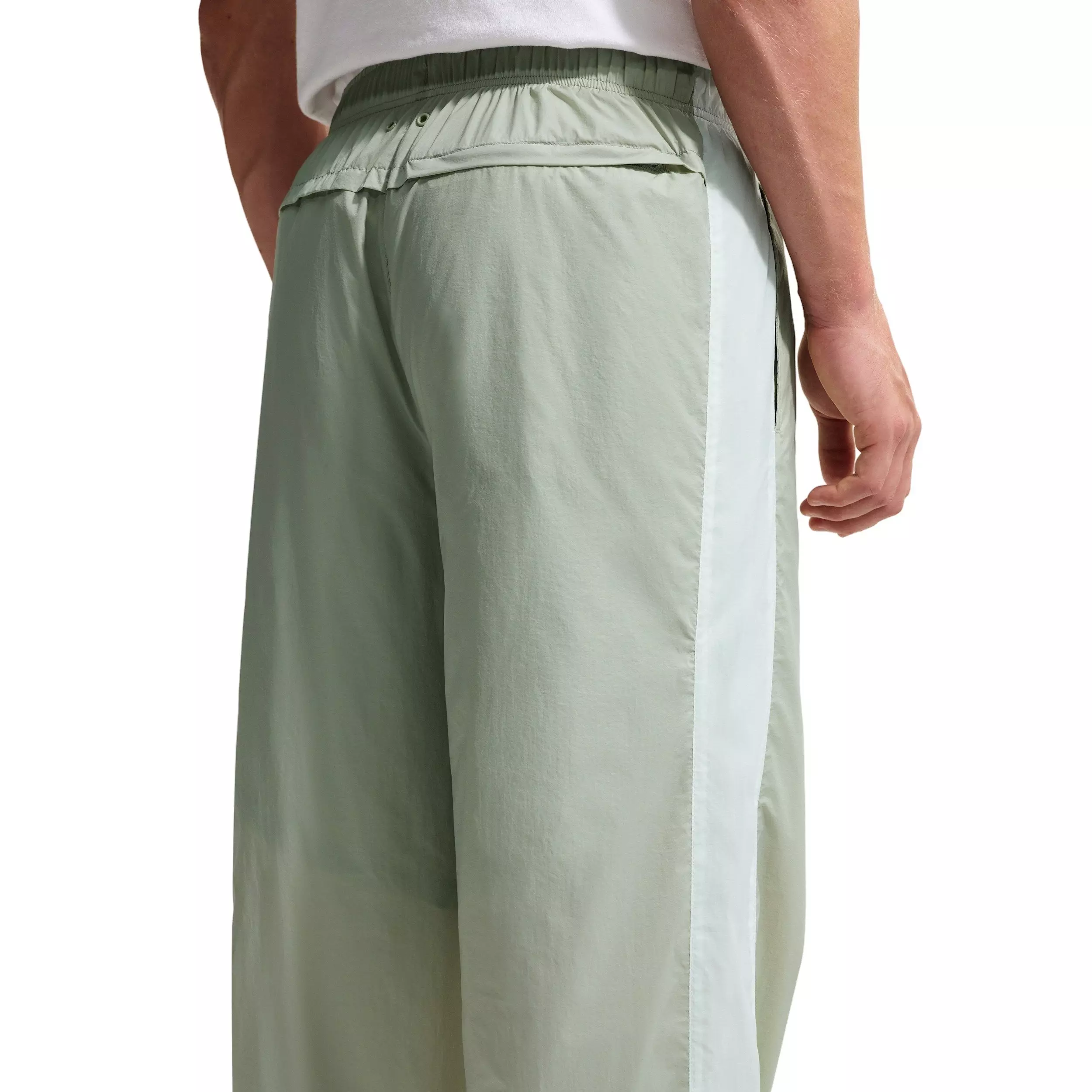 Nike Men's Windrunner Lightweight UV Pants - Green - GREEN