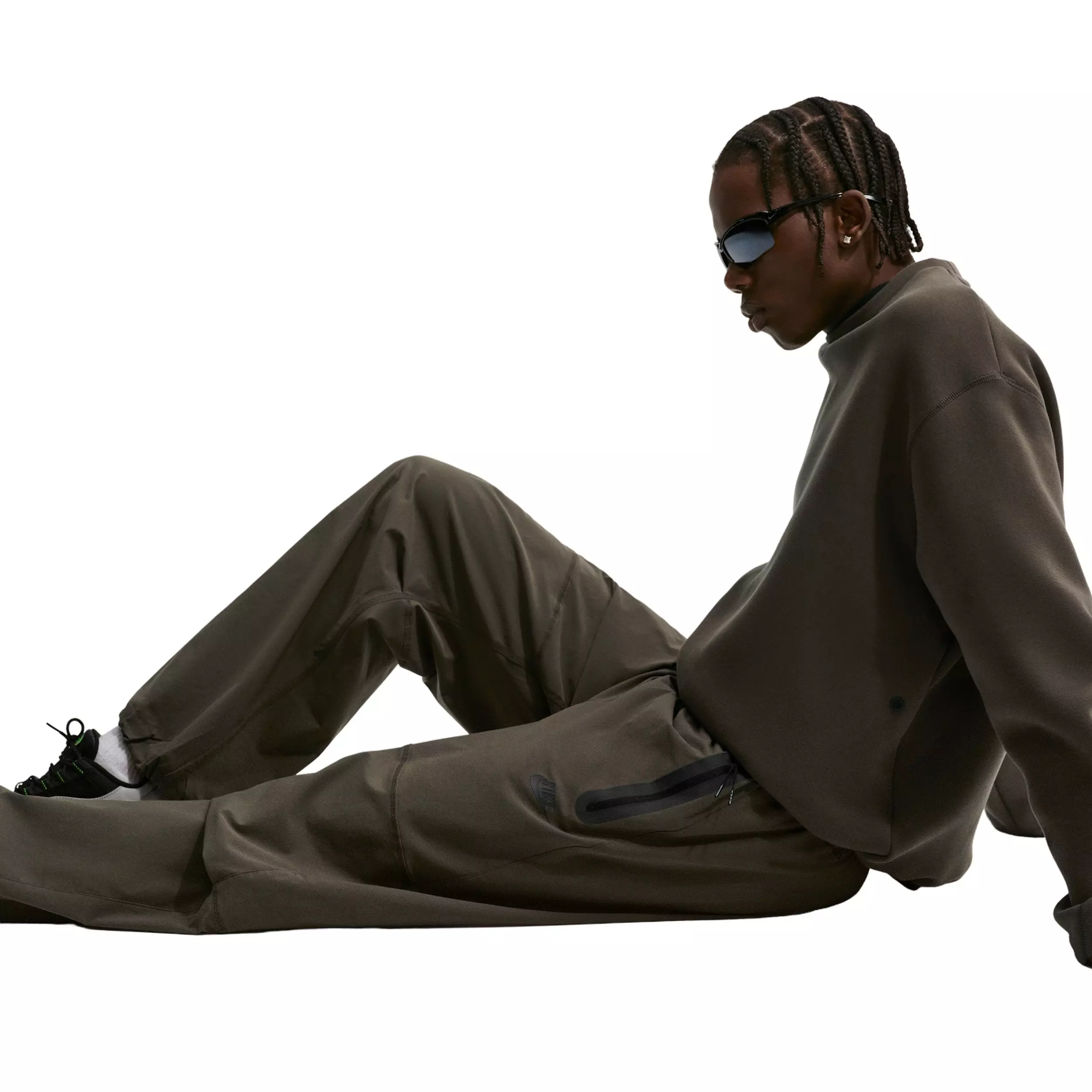 Nike Men's Dri-FIT Tech Woven Pants - BROWN